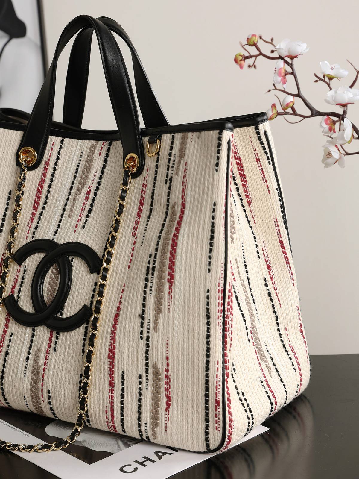 シャネル CHANEL マトラッセ トートバッグ キャビアスキン ゴールド金具 レザー編み込みチェーン ブラック - 画像 15