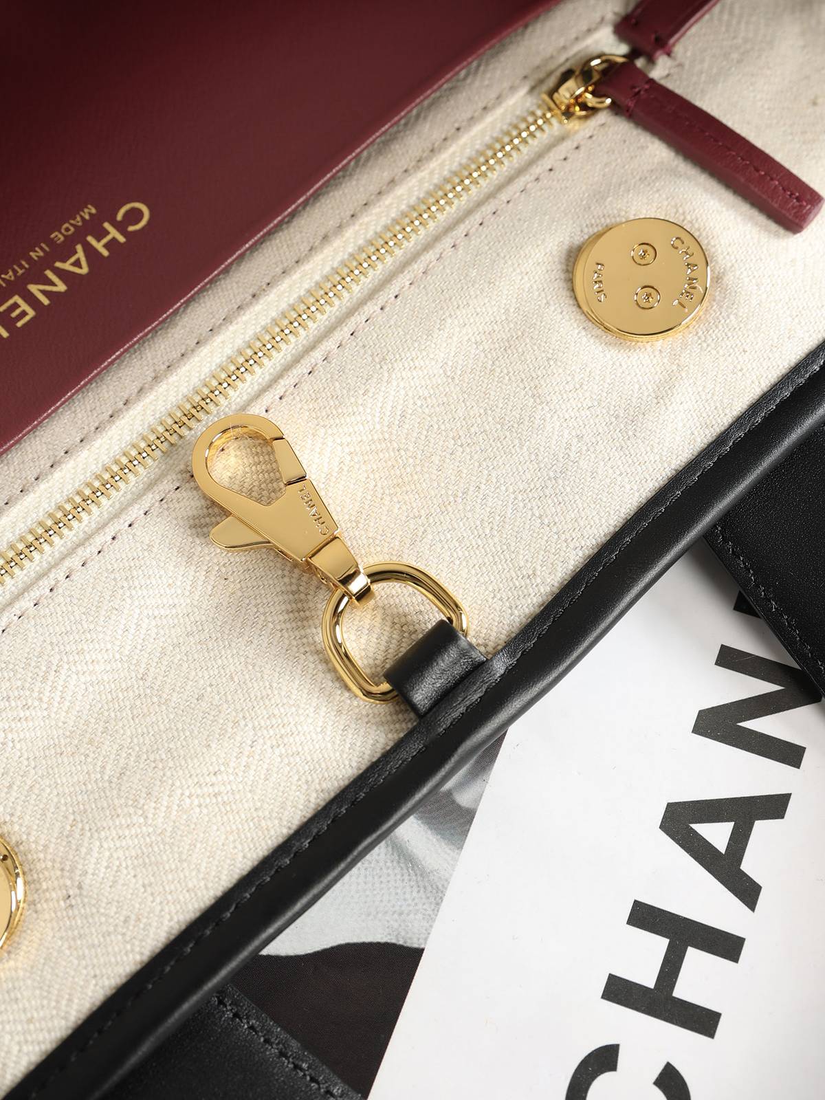 シャネル CHANEL 6200中号 マトラッセ チェーンショルダーバッグ ホワイト ブラック ゴールド金具 レディース - 画像 2