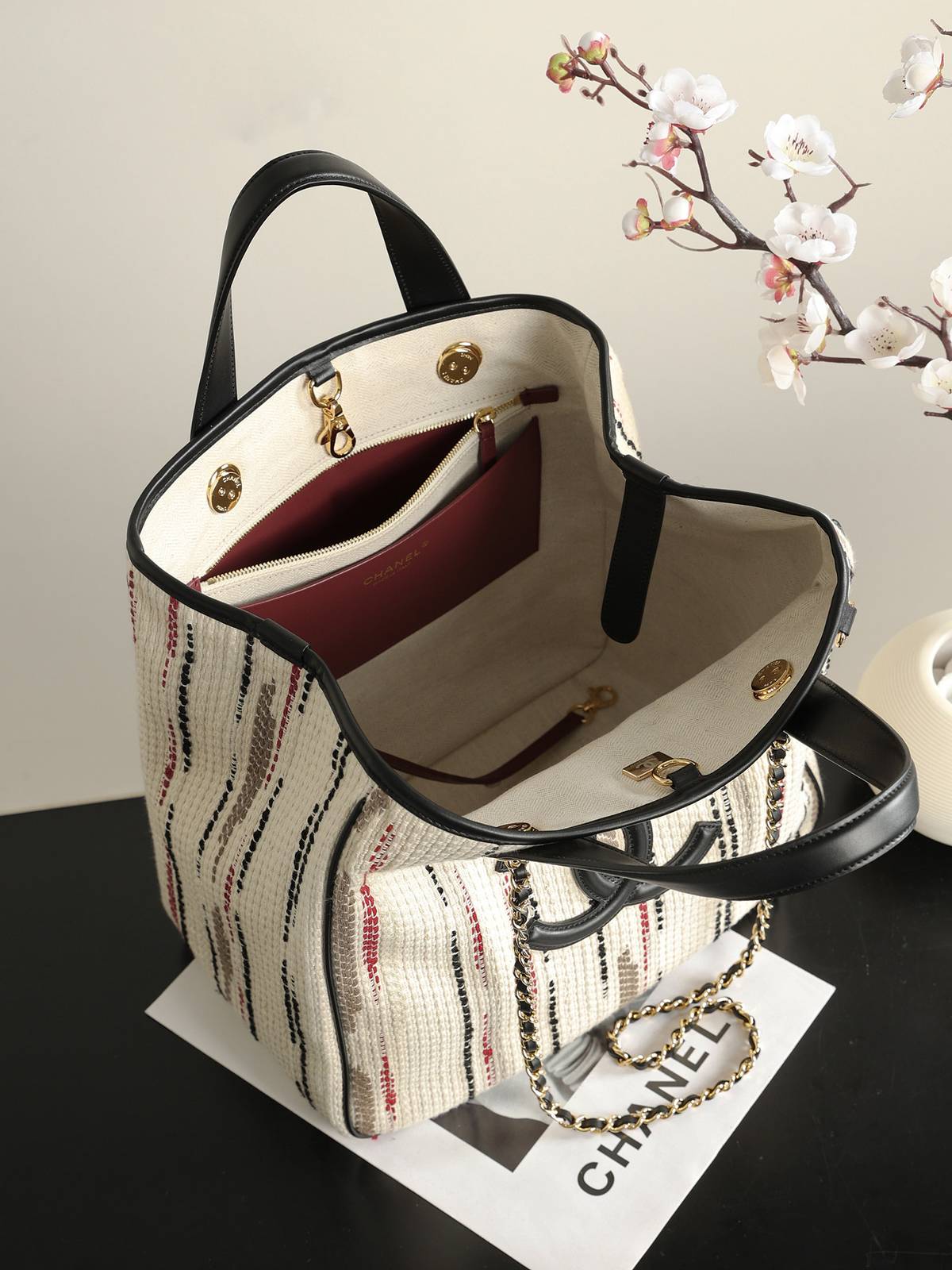 シャネル CHANEL 6200中号 マトラッセ チェーンショルダーバッグ ホワイト ブラック ゴールド金具 レディース - 画像 3