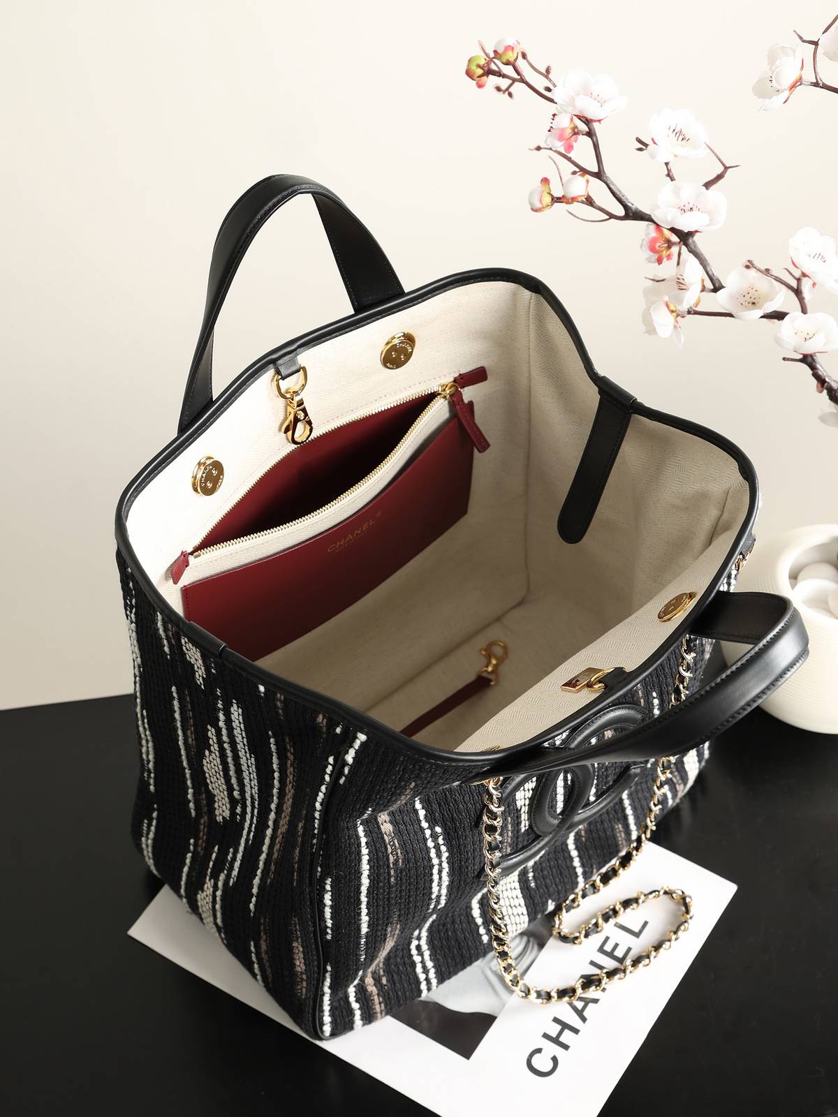 シャネル CHANEL 6200中号 マトラッセ チェーンショルダーバッグ ホワイト ブラック ゴールド金具 レディース - 画像 12
