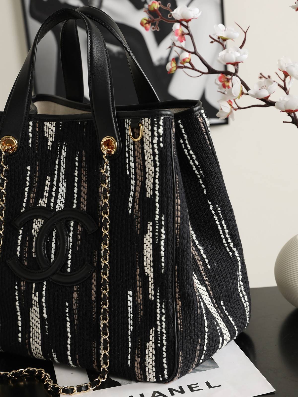 シャネル CHANEL 6200中号 マトラッセ チェーンショルダーバッグ ホワイト ブラック ゴールド金具 レディース - 画像 13