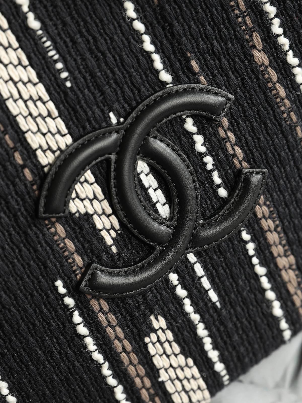 シャネル CHANEL 26B マトラッセ ミニトートバッグ ゴールド金具 レザー編み込みチェーン レディース ブラック - 画像 12