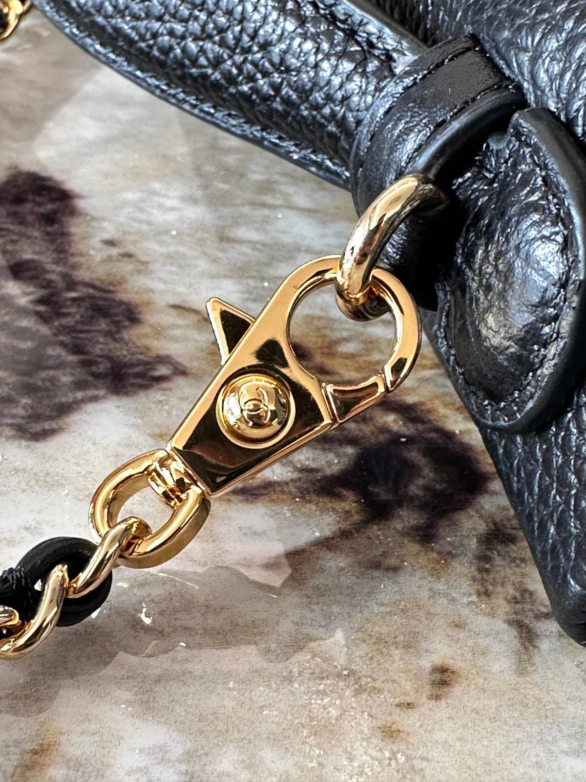 シャネル CHANEL マトラッセ バニティバッグ キャビアスキン ゴールド金具 レザー編み込みチェーン ブラック ホワ - 画像 4