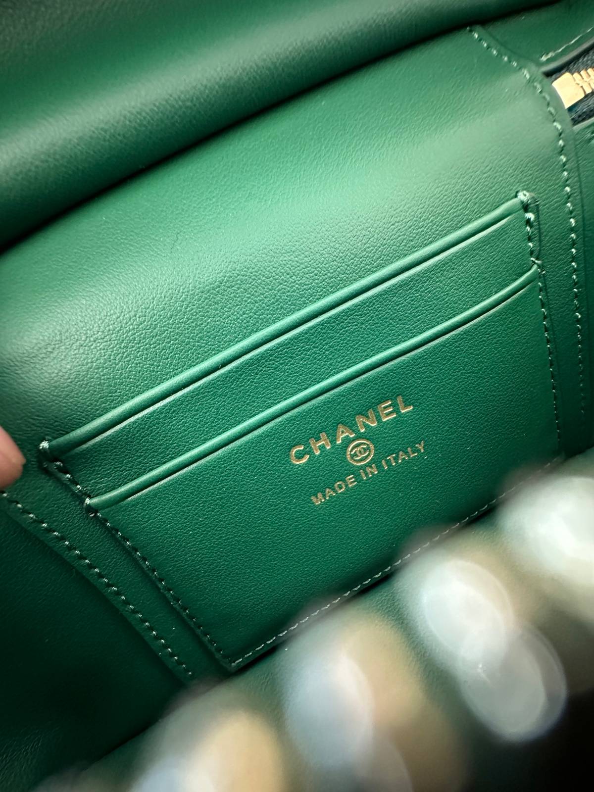 シャネル CHANEL マトラッセ キャビアスキン バニティバッグ ブラック ゴールド金具 レディース - 画像 2