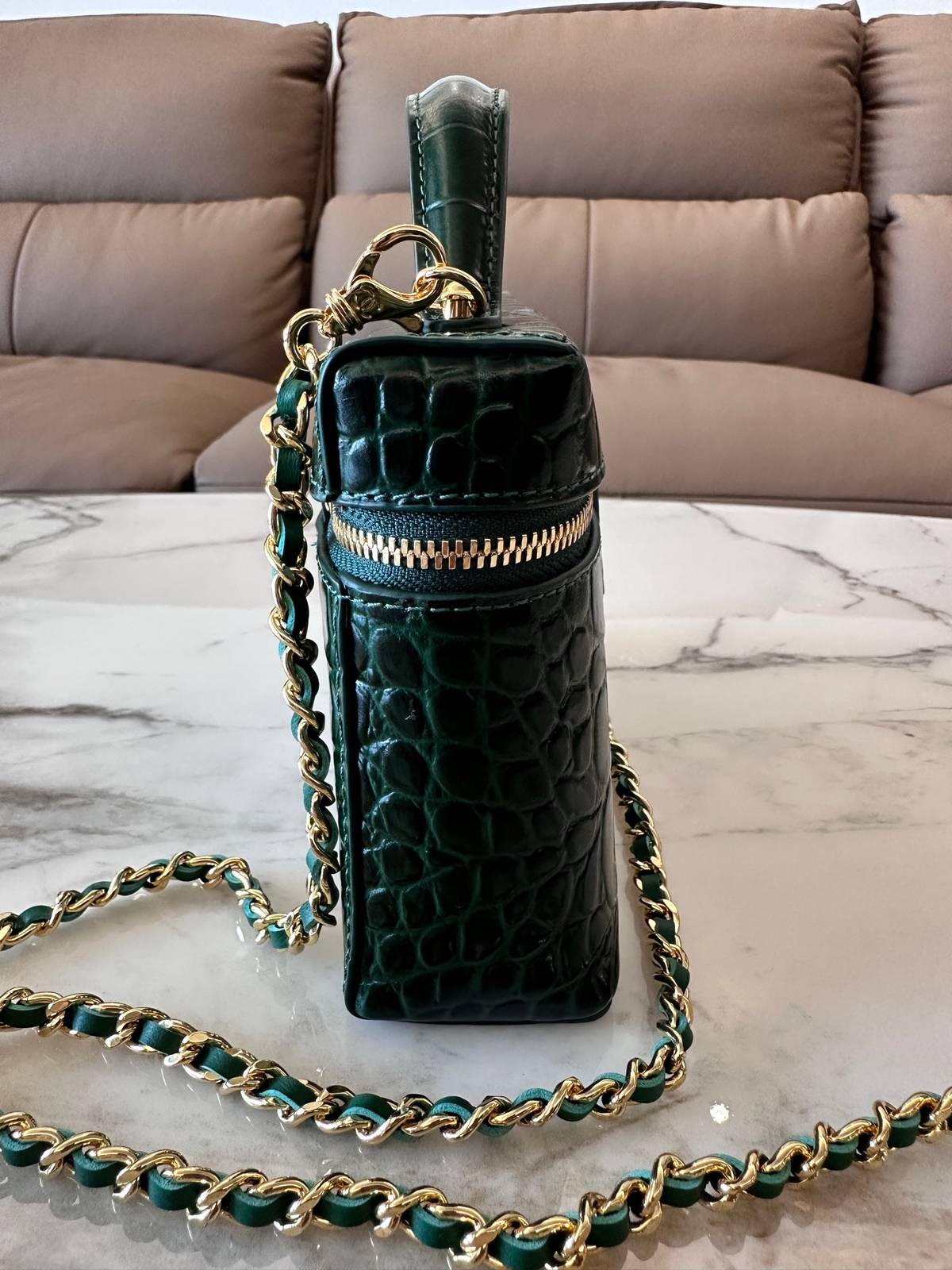 シャネル CHANEL マトラッセ キャビアスキン バニティバッグ ブラック ゴールド金具 レディース - 画像 9
