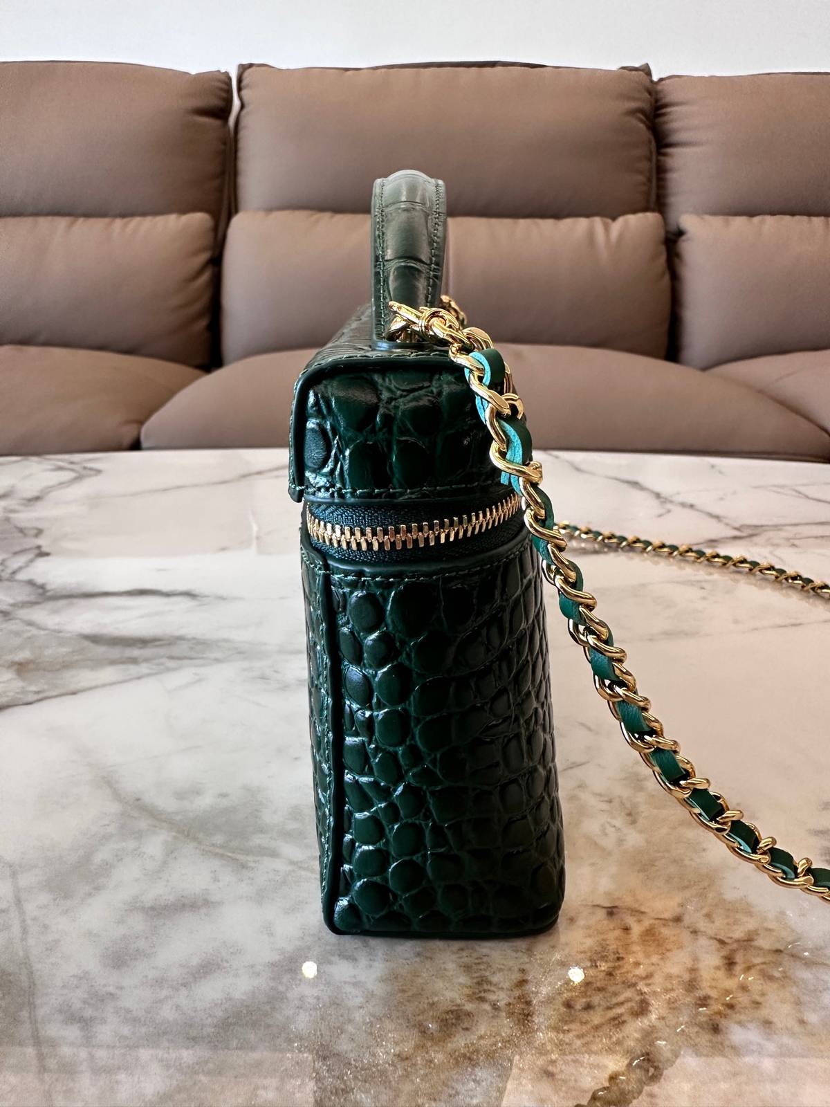 シャネル CHANEL マトラッセ キャビアスキン バニティバッグ ブラック ゴールド金具 レディース - 画像 18