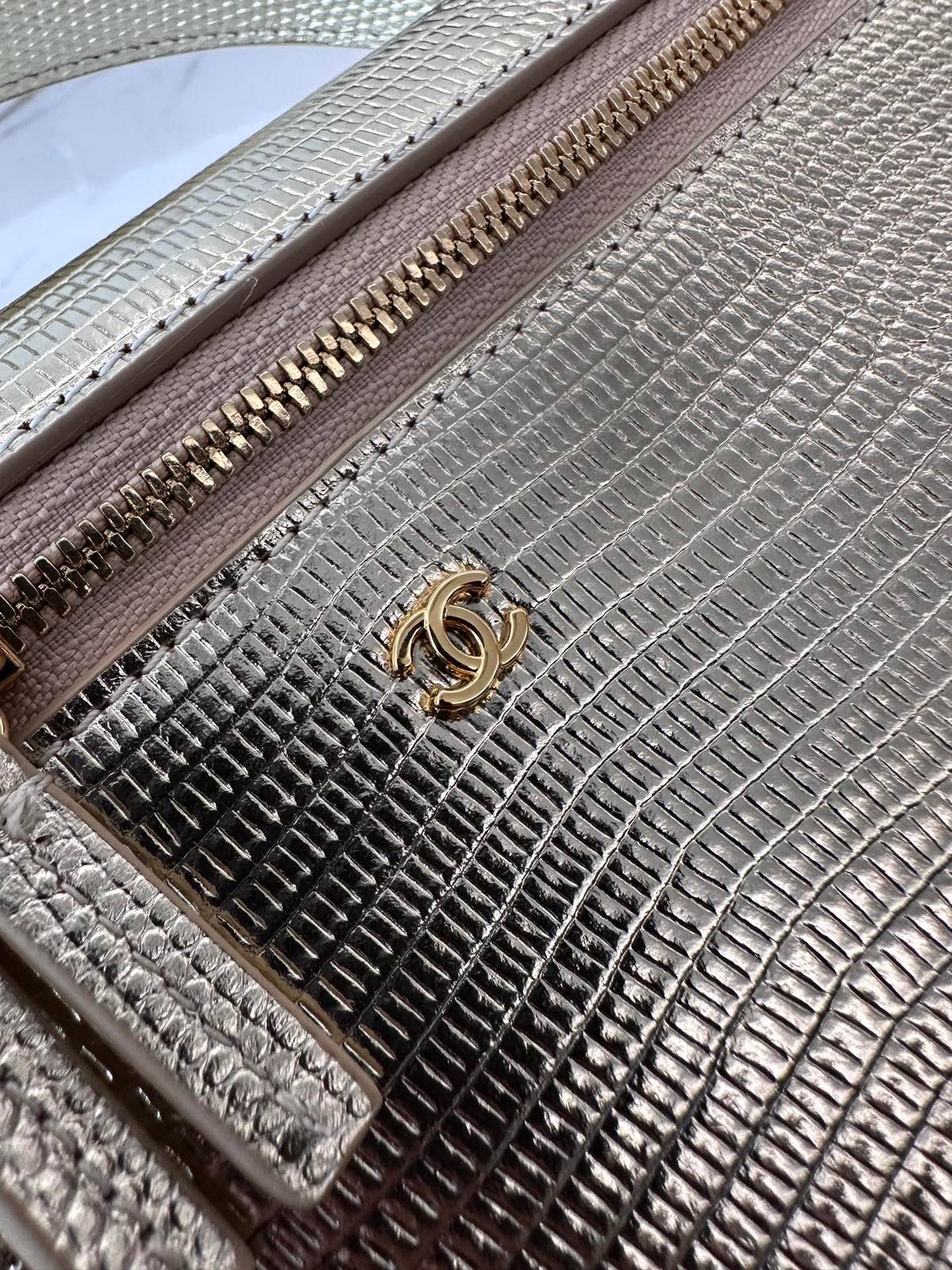シャネル CHANEL マトラッセ キャビアスキン チェーンショルダーバッグ ゴールド金具 レディース ブラック - 画像 15