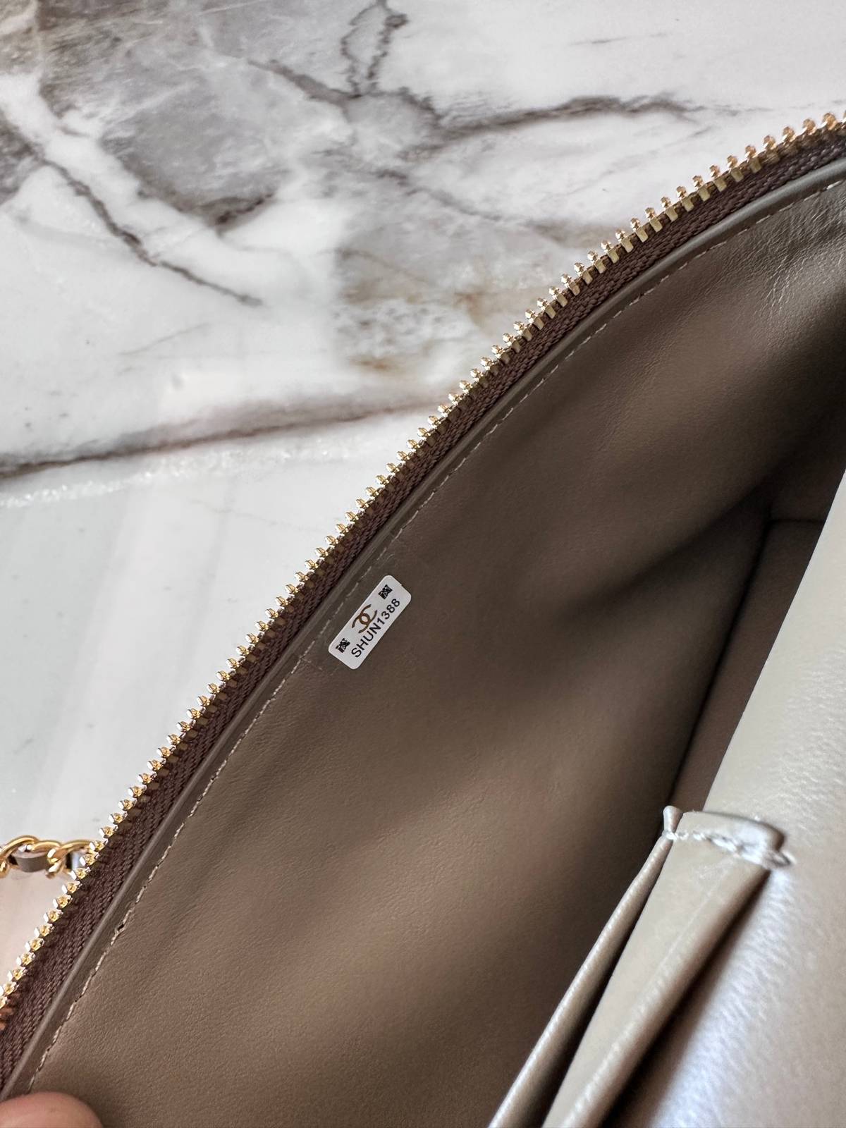 シャネル CHANEL マトラッセ キャビアスキン チェーンショルダーバッグ ゴールド金具 レディース ブラック - 画像 20