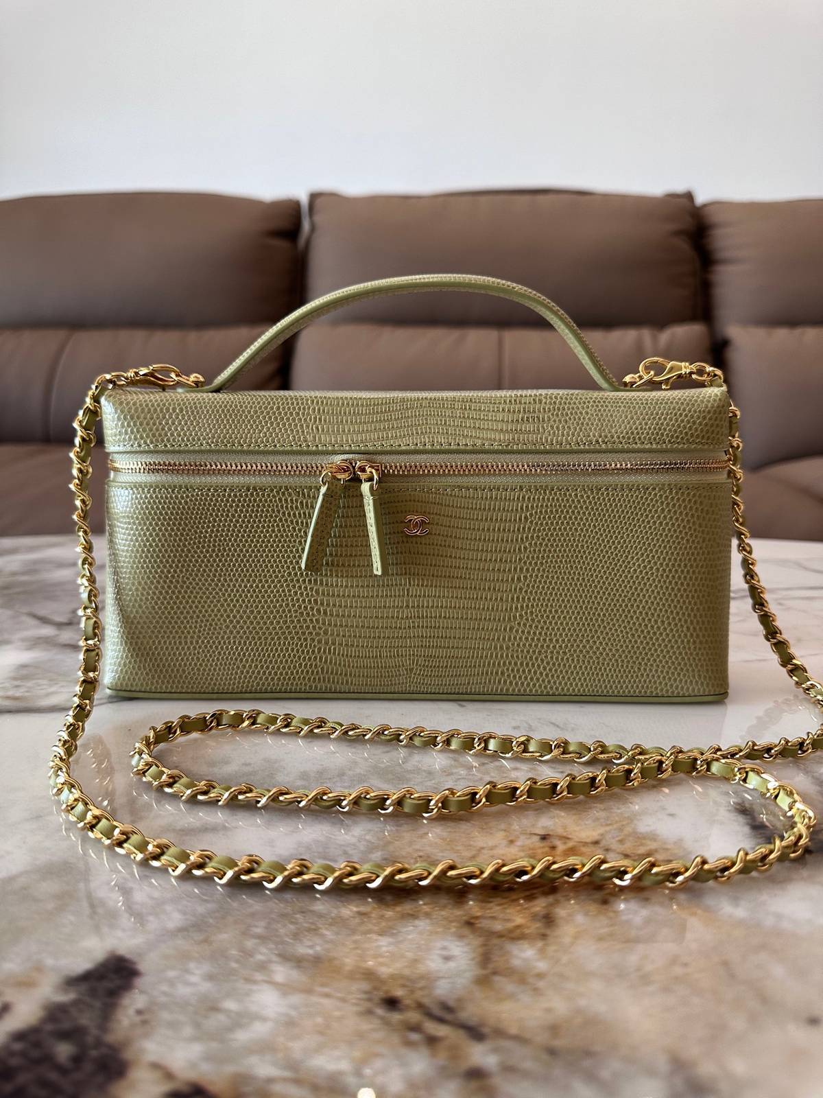 シャネル CHANEL マトラッセ ラムスキン チェーンショルダーバッグ ゴールド金具 レディース ブラック