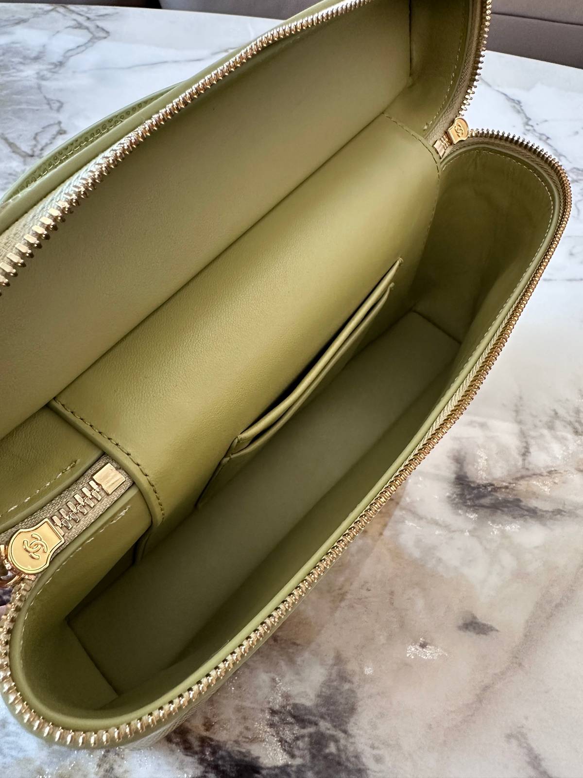 シャネル CHANEL マトラッセ キャビアスキン チェーンショルダーバッグ ブラック金具 レディース - 画像 2
