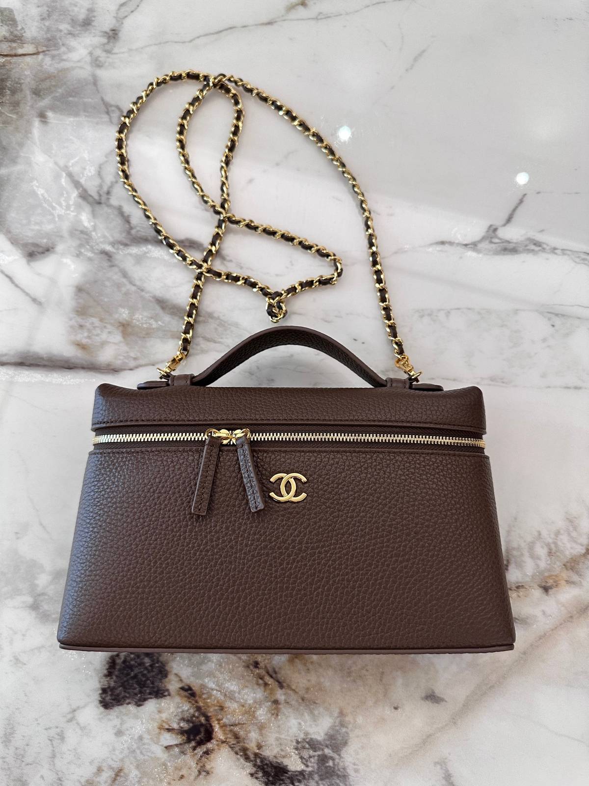 シャネル CHANEL マトラッセ バニティバッグ キャビアスキン ゴールド金具 レザー編み込みチェーン ブラック - 画像 4