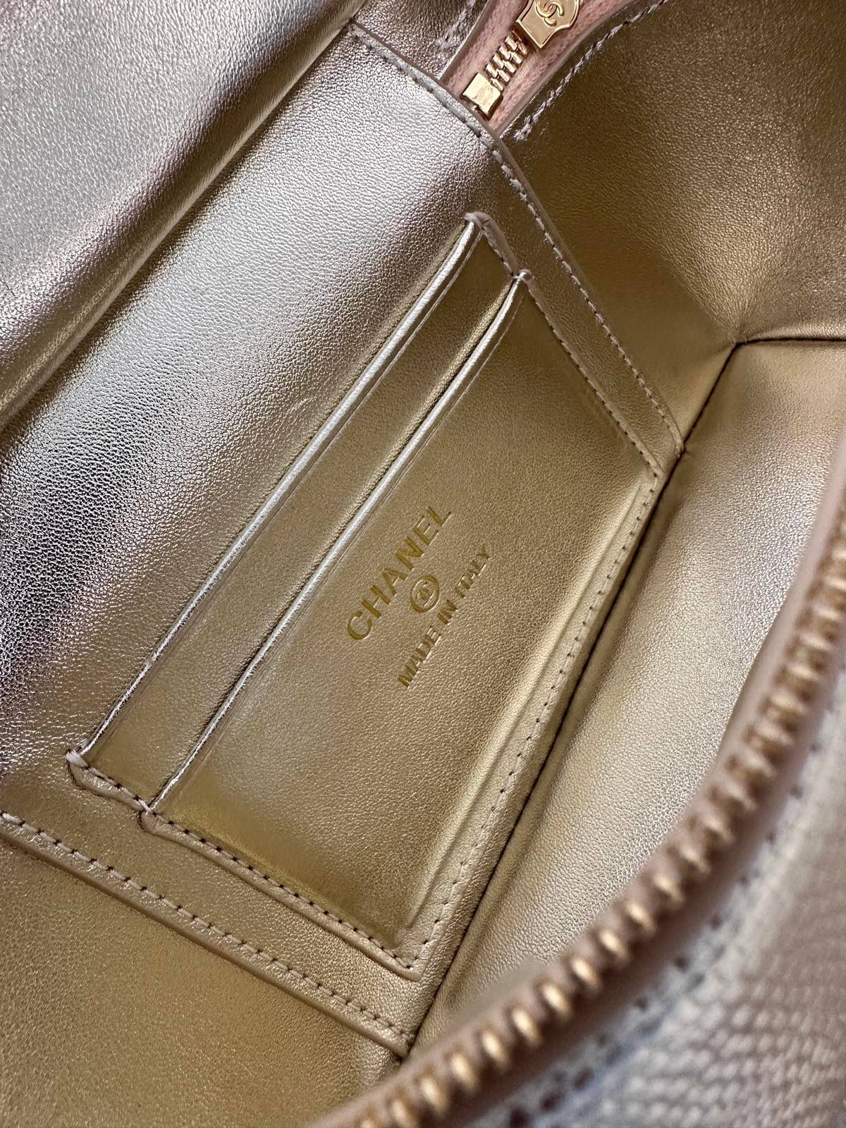 シャネル CHANEL マトラッセ バニティバッグ キャビアスキン ゴールド金具 レザー編み込みチェーン ブラック レデ - 画像 11