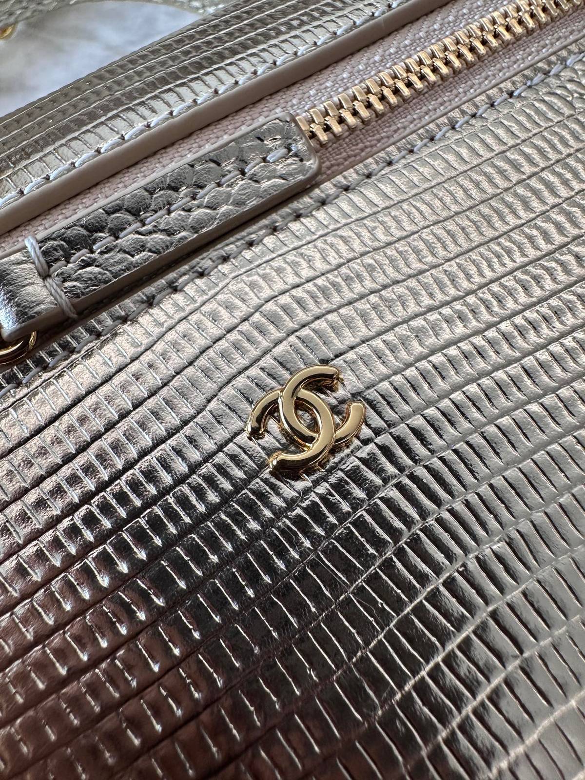 シャネル CHANEL マトラッセ バニティバッグ キャビアスキン ゴールド金具 レザー編み込みチェーン ブラック レデ - 画像 15