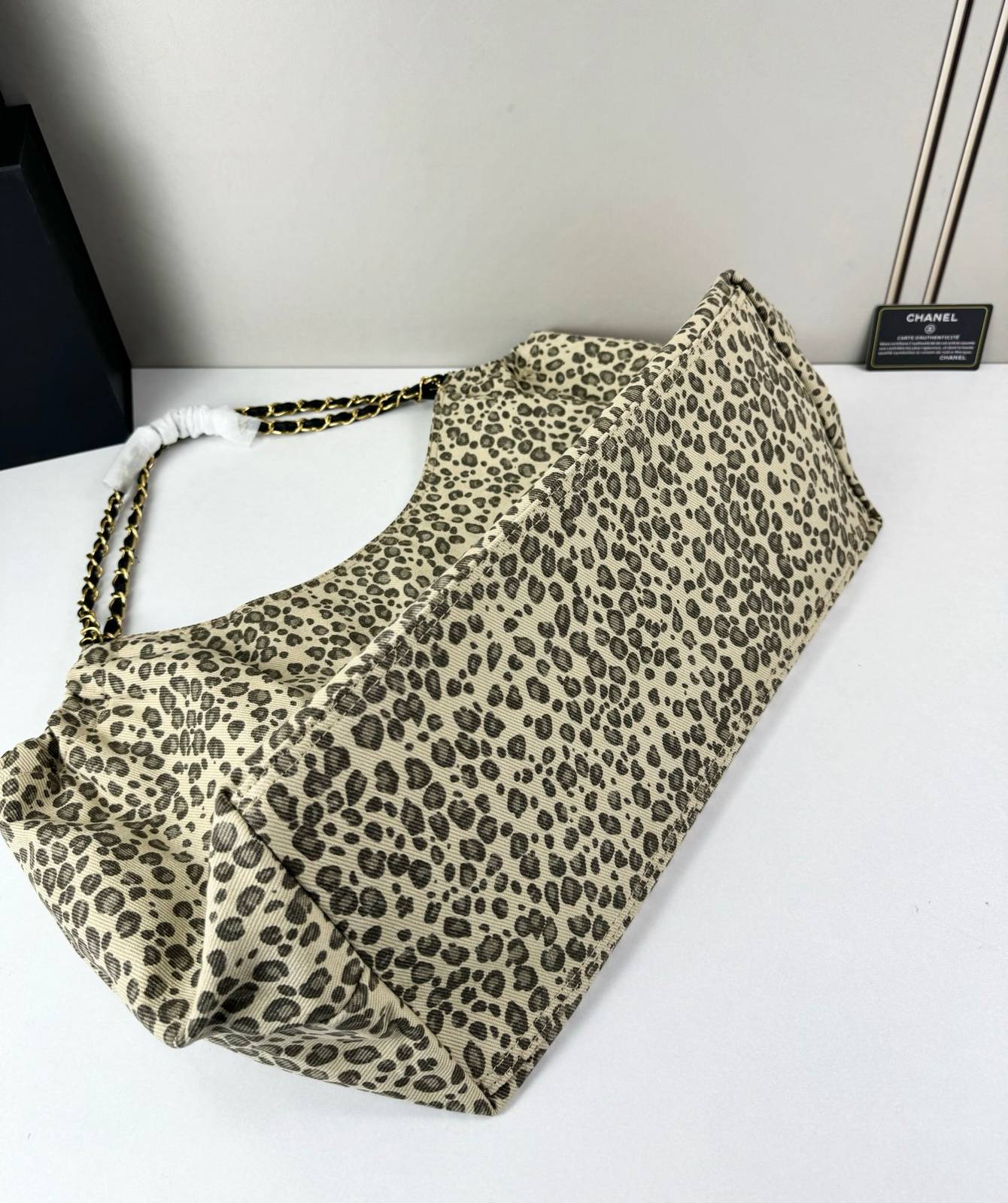 CHANEL シャネル 6708 マトラッセ フラップバッグ レオパード柄 キャビアスキン ゴールド金具 レディース - 画像 4