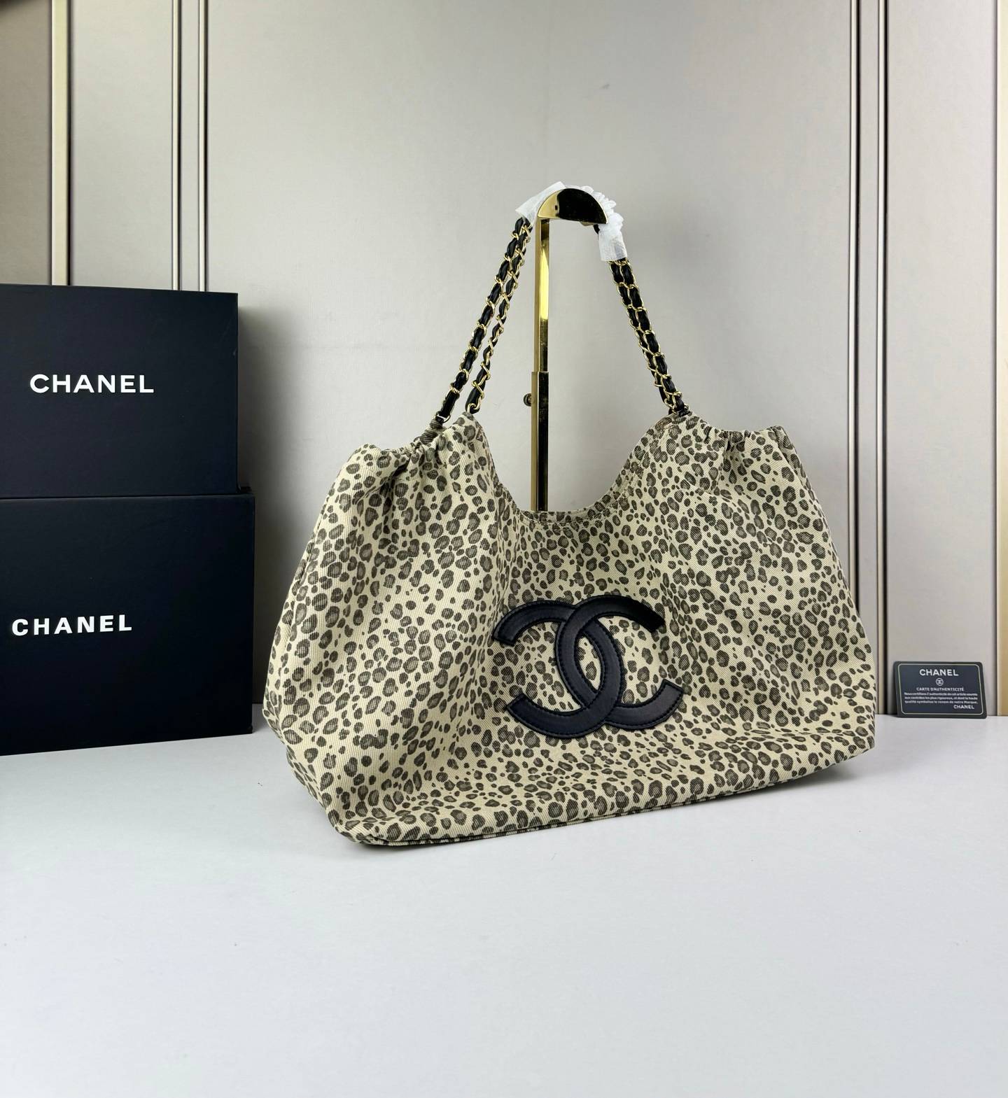 CHANEL シャネル 6708 マトラッセ フラップバッグ レオパード柄 キャビアスキン ゴールド金具 レディース - 画像 8