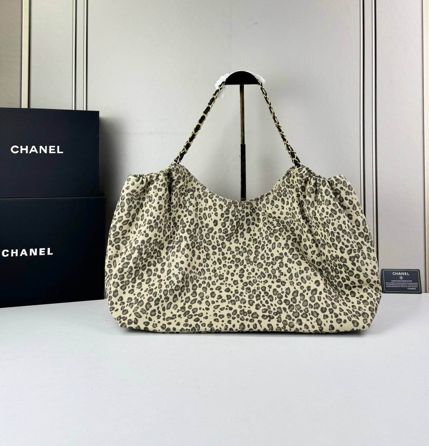 CHANEL シャネル 6708 マトラッセ フラップバッグ レオパード柄 キャビアスキン ゴールド金具 レディース - 画像 9