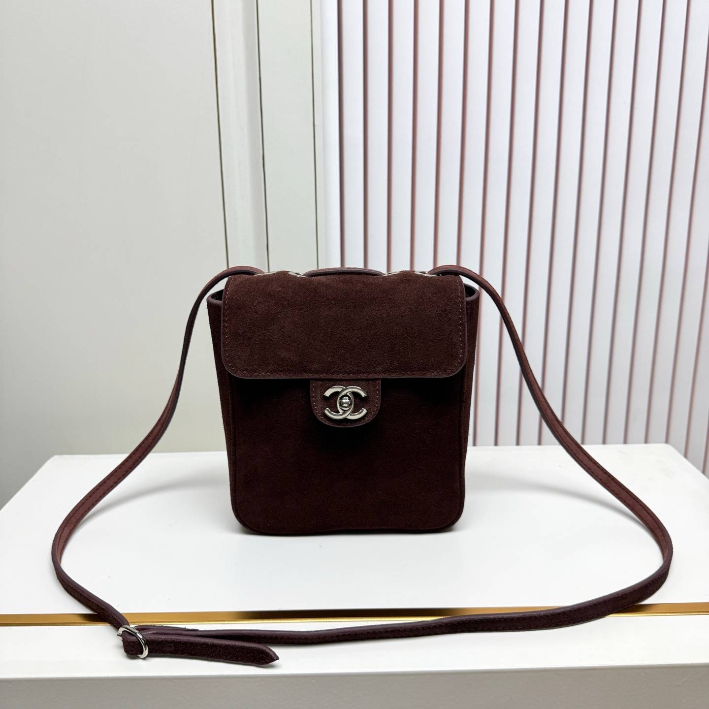 シャネル 6228 ラムスキン フラップバッグ シルバー金具 レザー編み込みチェーン クロスボディ レディース ブラック - 画像 10