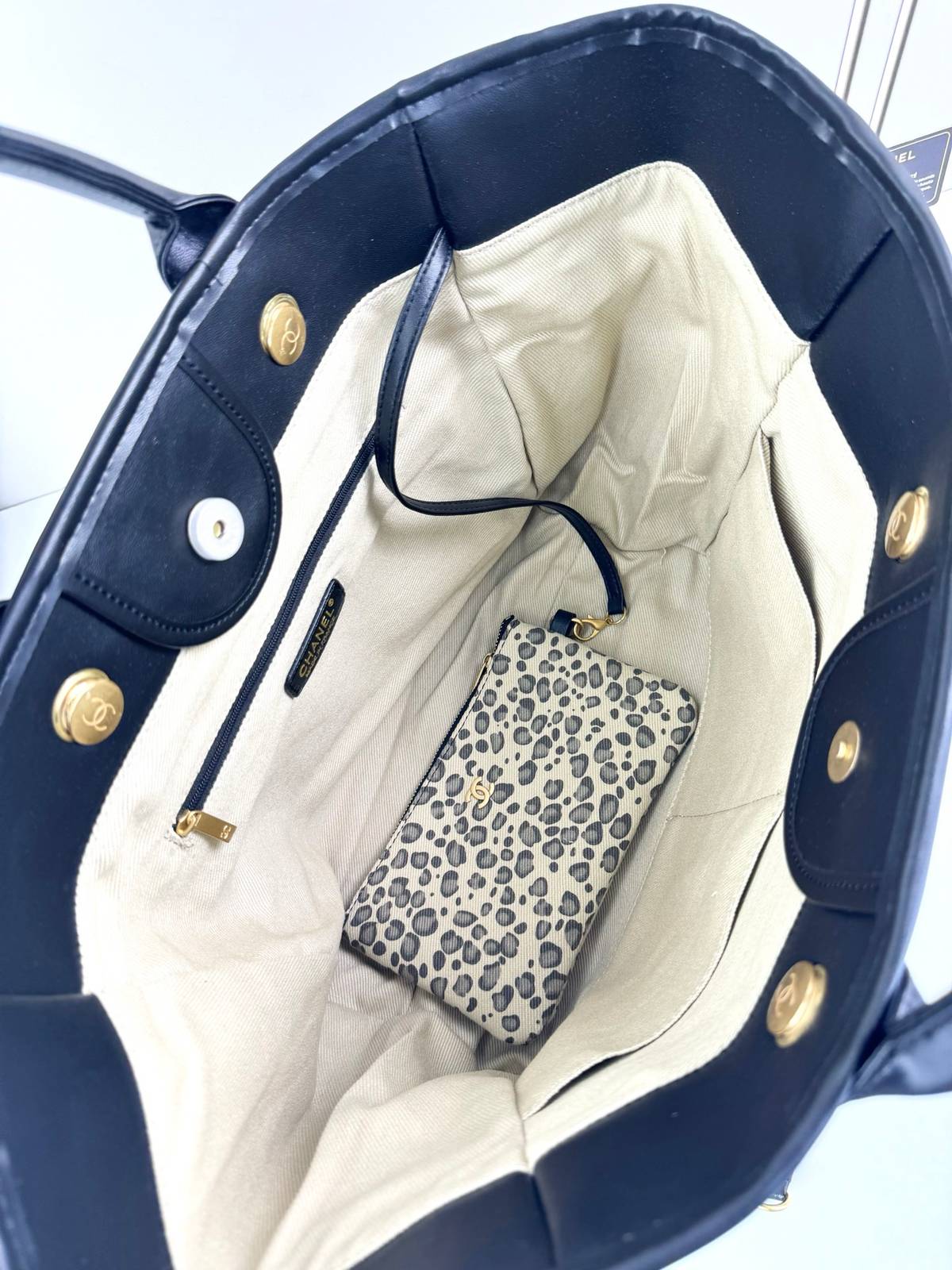 シャネル CHANEL マトラッセ レオパード柄 フラップバッグ チェーンショルダー ブラック金具 レディース - 画像 3