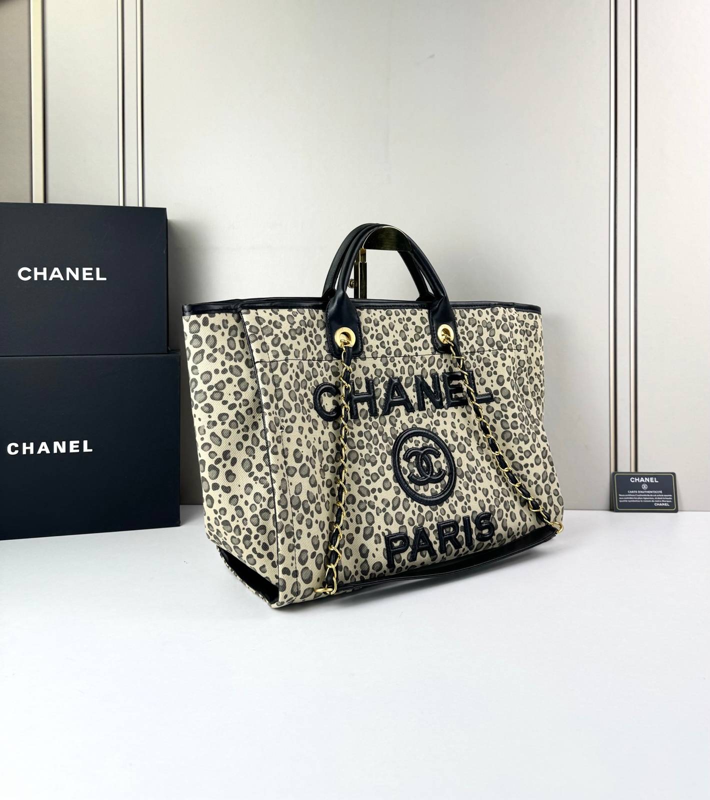 シャネル CHANEL マトラッセ レオパード柄 フラップバッグ チェーンショルダー ブラック金具 レディース - 画像 8