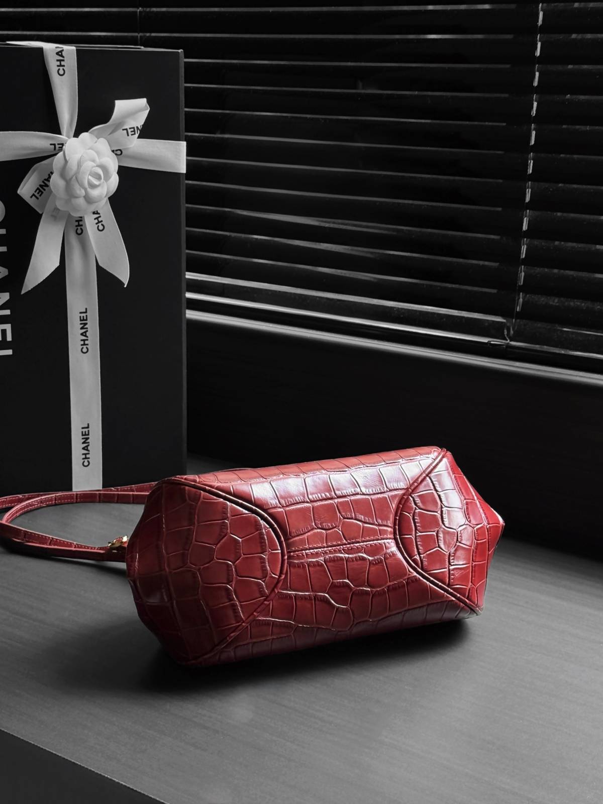 シャネル 5460 キャビアスキン ロングチェーンショルダーバッグ ゴールド金具 レディース ブラック ネイビー レッド - 画像 8