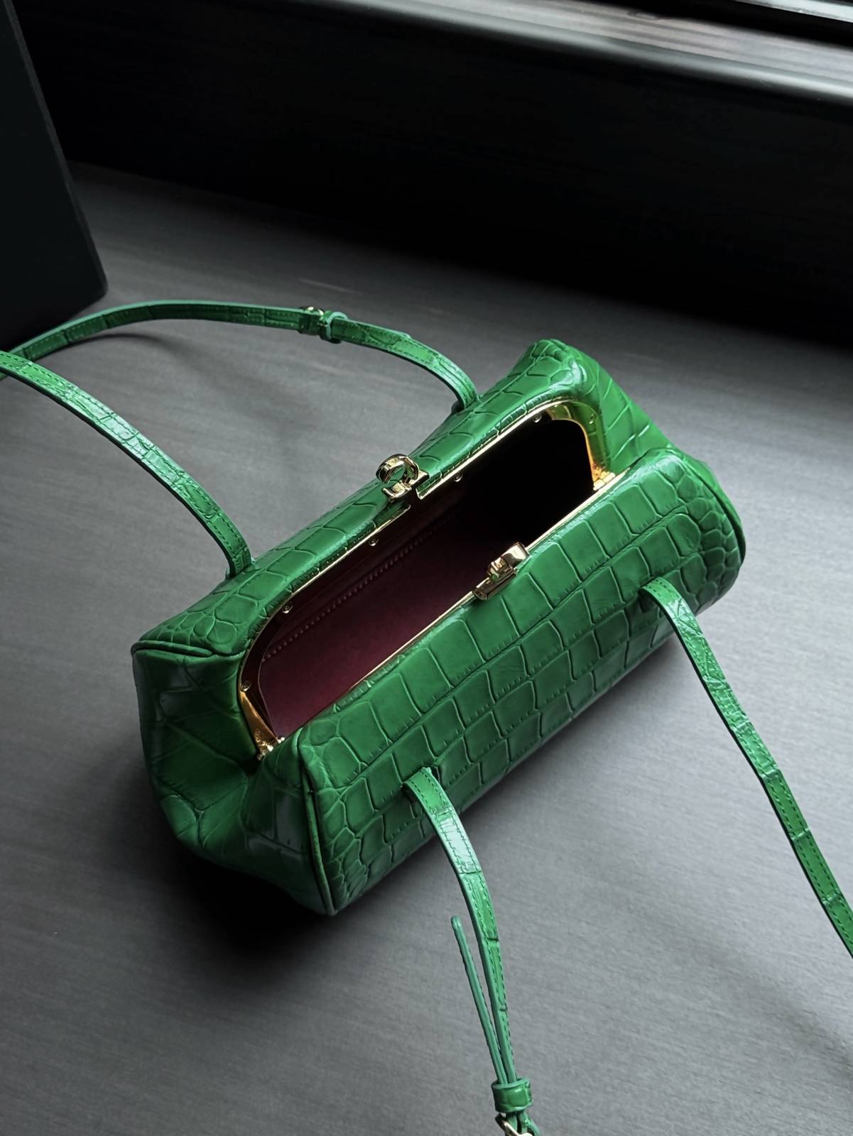 シャネル 5460 キャビアスキン ロングチェーンショルダーバッグ ゴールド金具 レディース ブラック ネイビー レッド - 画像 13