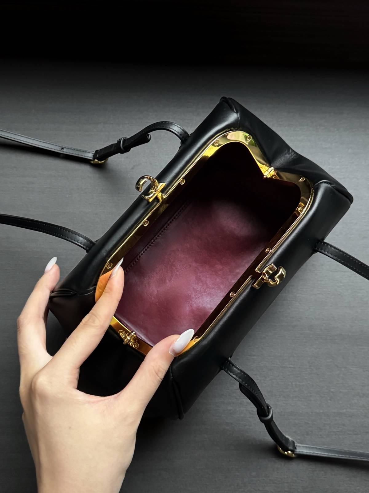 シャネル CHANEL マトラッセ ラムスキン チェーンショルダーバッグ ゴールド金具 ブラック レディース - 画像 3