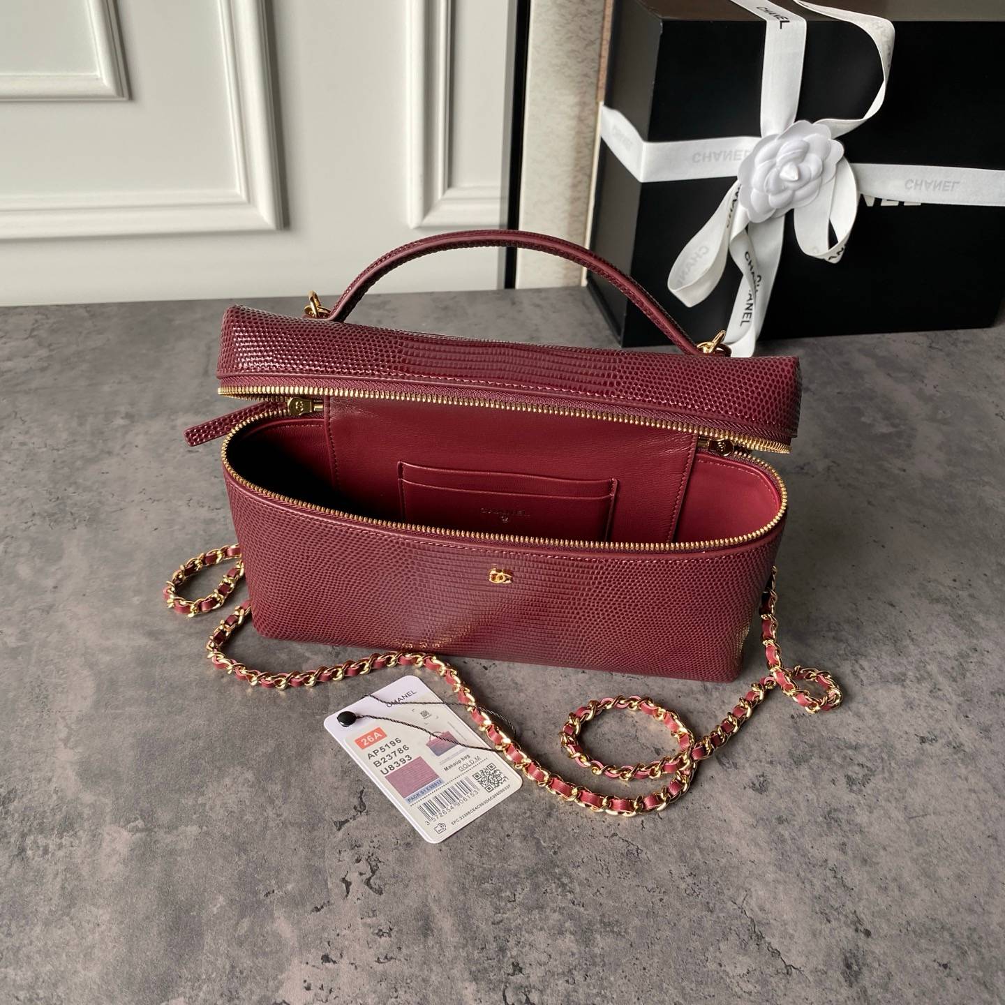 シャネル CHANEL マトラッセ キャビアスキン バニティバッグ ゴールド金具 レザー編み込みチェーン レディース - 画像 3