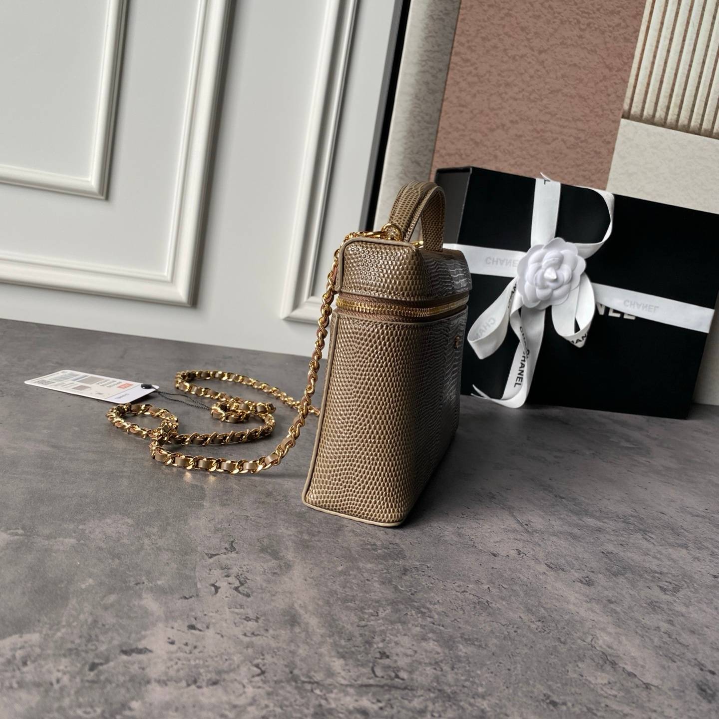 シャネル CHANEL マトラッセ キャビアスキン バニティバッグ ゴールド金具 レザー編み込みチェーン レディース - 画像 15