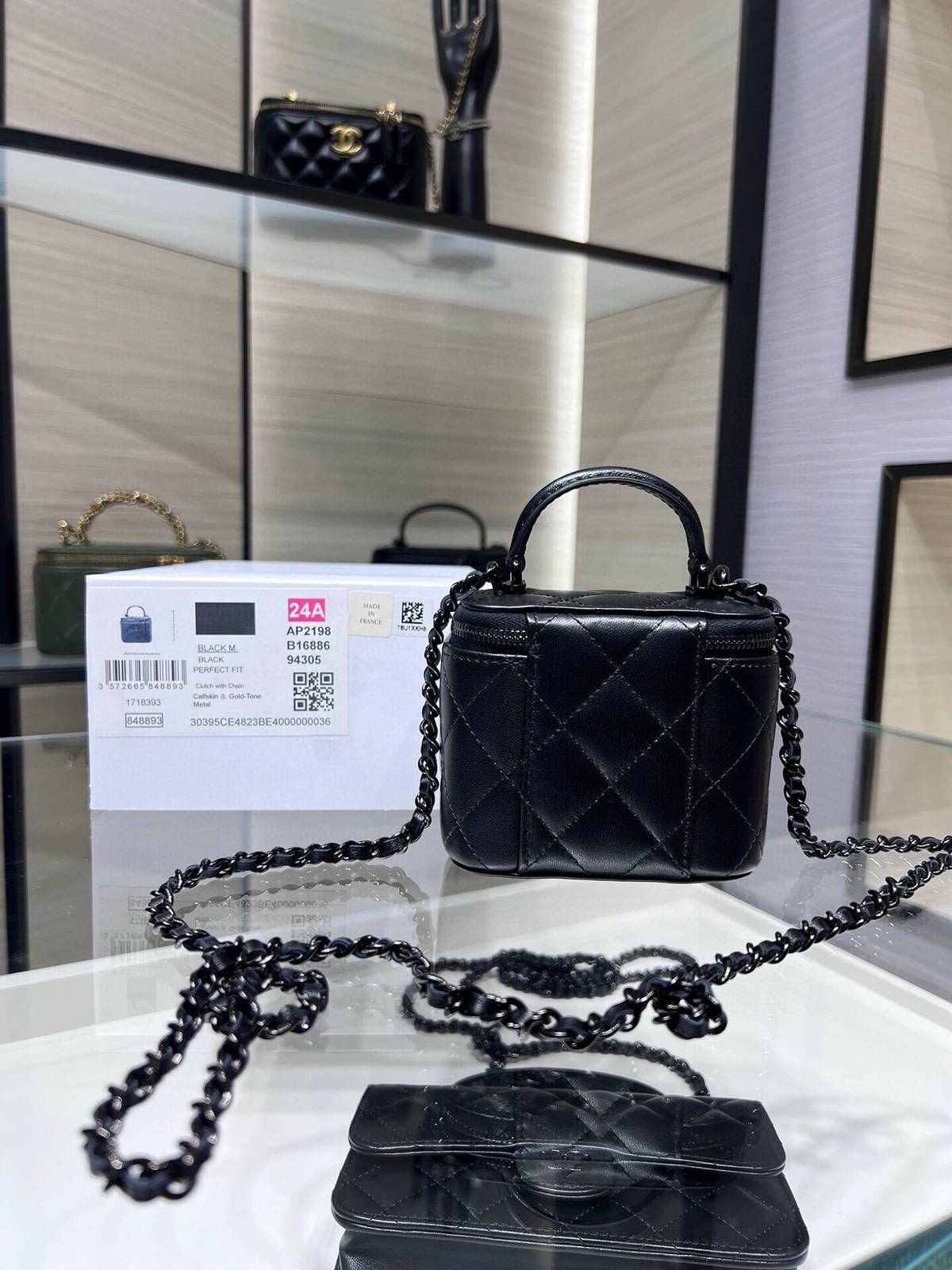 シャネル CHANEL マトラッセ バニティバッグ キャビアスキン ゴールド金具 レザー編み込みチェーン ブラック レデ - 画像 9