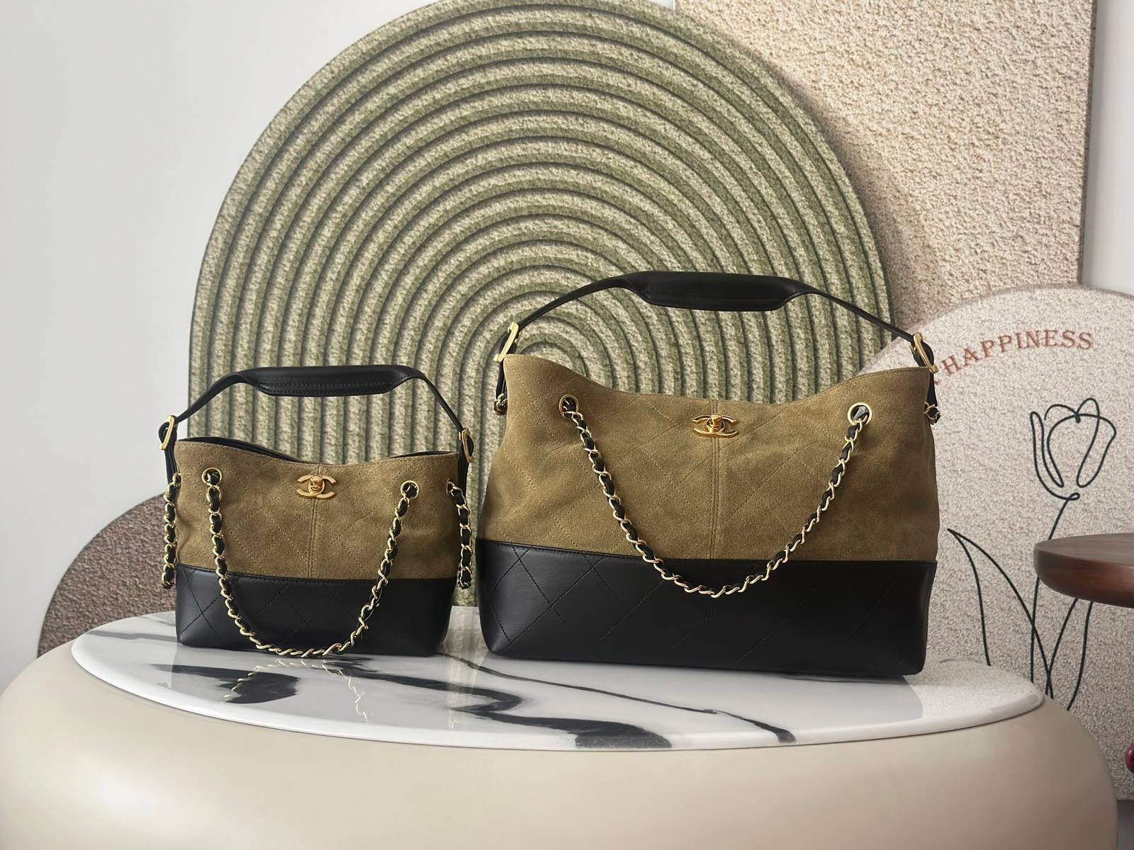 シャネル マトラッセ ラムスキン チェーンショルダーバッグ ゴールド金具 ターンロック レディース ベージュ ブラック - 画像 3