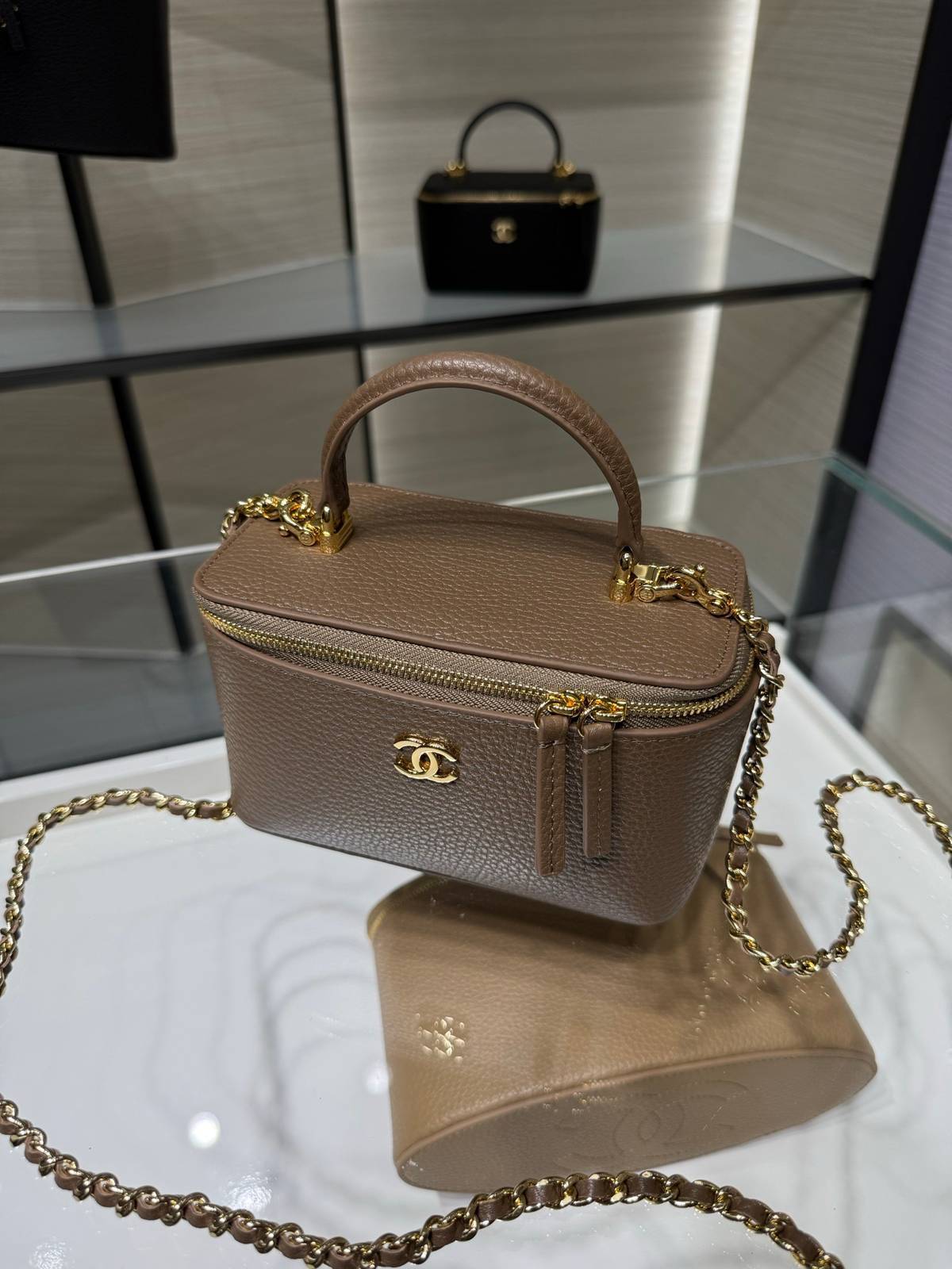 シャネル CHANEL マトラッセ バニティバッグ キャビアスキン ゴールド金具 ミラー付き レディース - 画像 5