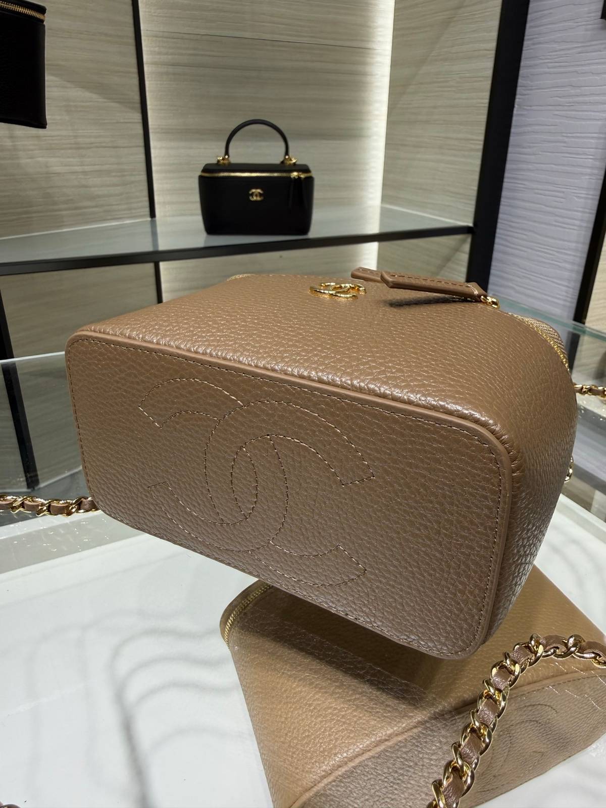 シャネル CHANEL マトラッセ バニティバッグ キャビアスキン ゴールド金具 ミラー付き レディース - 画像 7