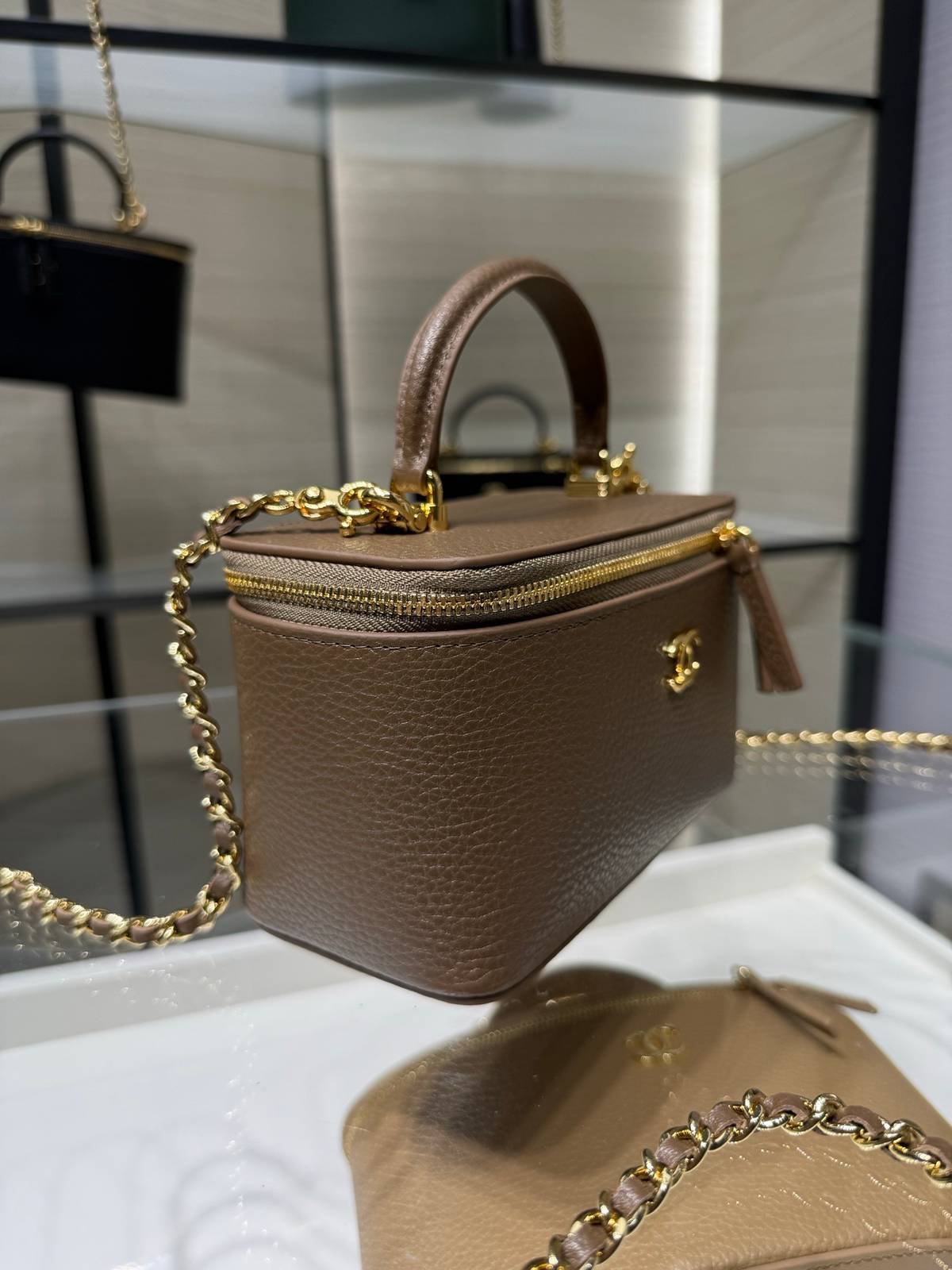 シャネル CHANEL マトラッセ バニティバッグ キャビアスキン ゴールド金具 ミラー付き レディース - 画像 8