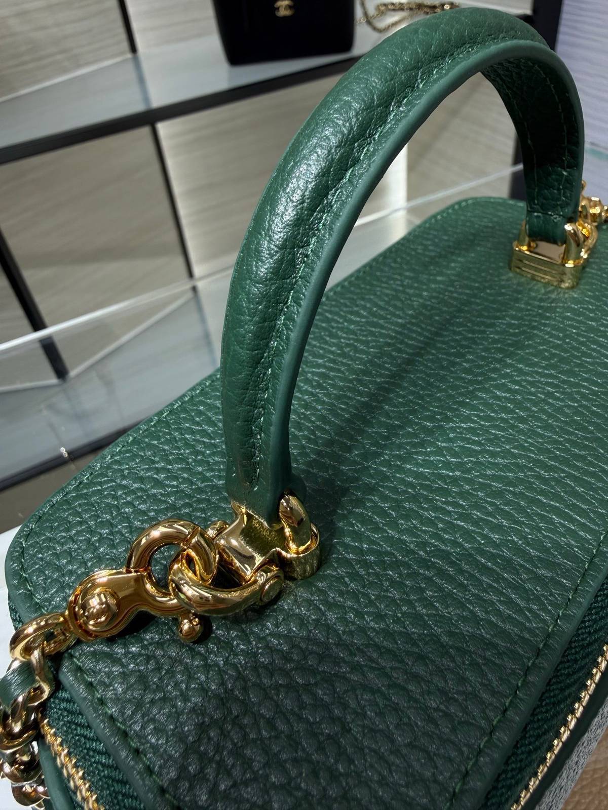 シャネル CHANEL マトラッセ バニティバッグ キャビアスキン ゴールド金具 ミラー付き レディース - 画像 13