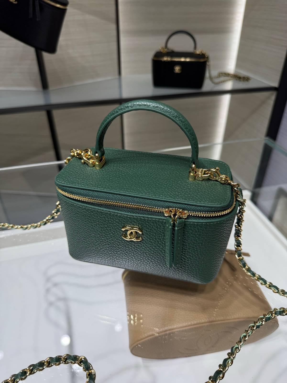 シャネル CHANEL マトラッセ バニティバッグ キャビアスキン ゴールド金具 ミラー付き レディース - 画像 14