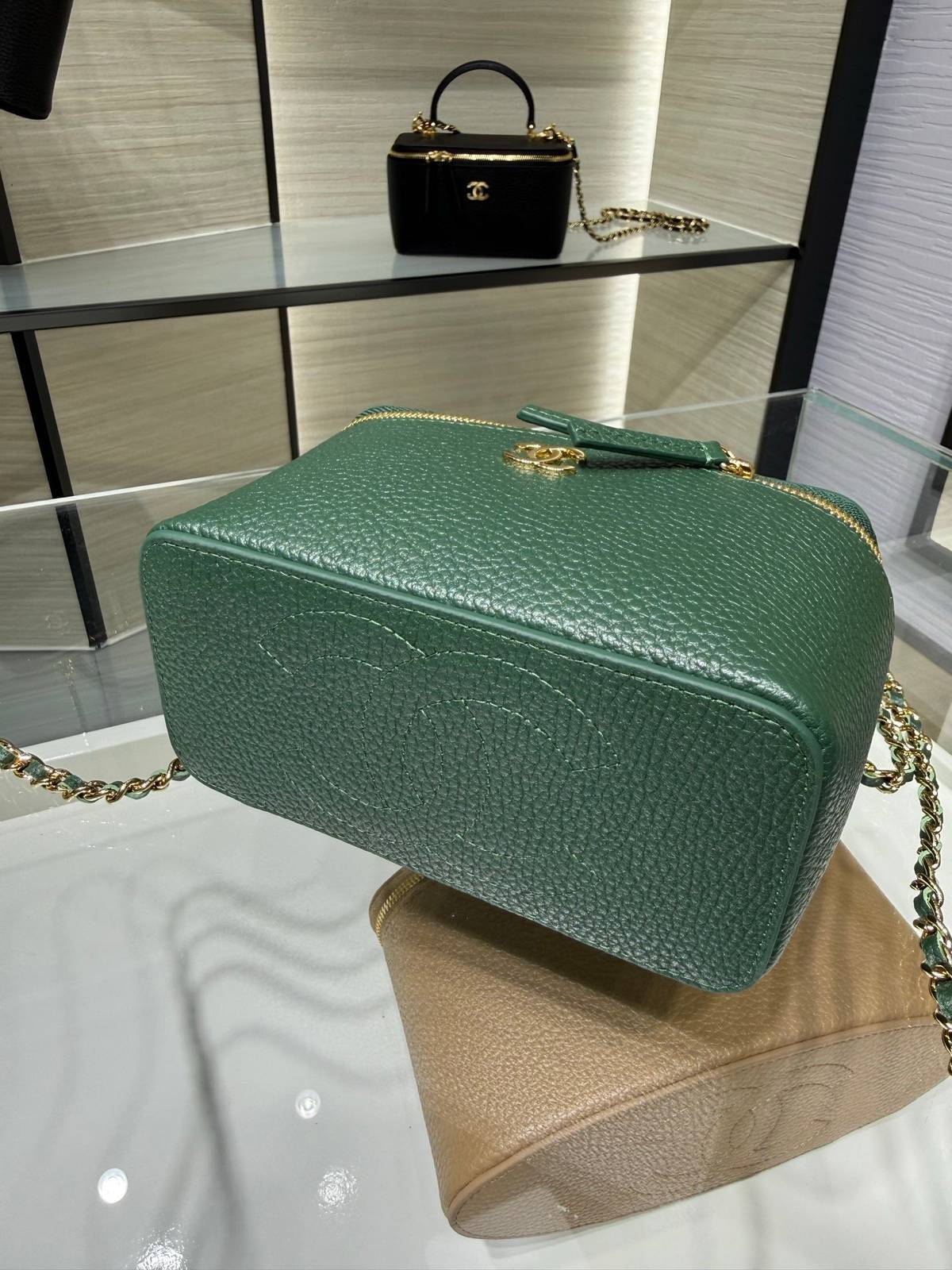シャネル CHANEL マトラッセ バニティバッグ キャビアスキン ゴールド金具 ミラー付き レディース - 画像 16