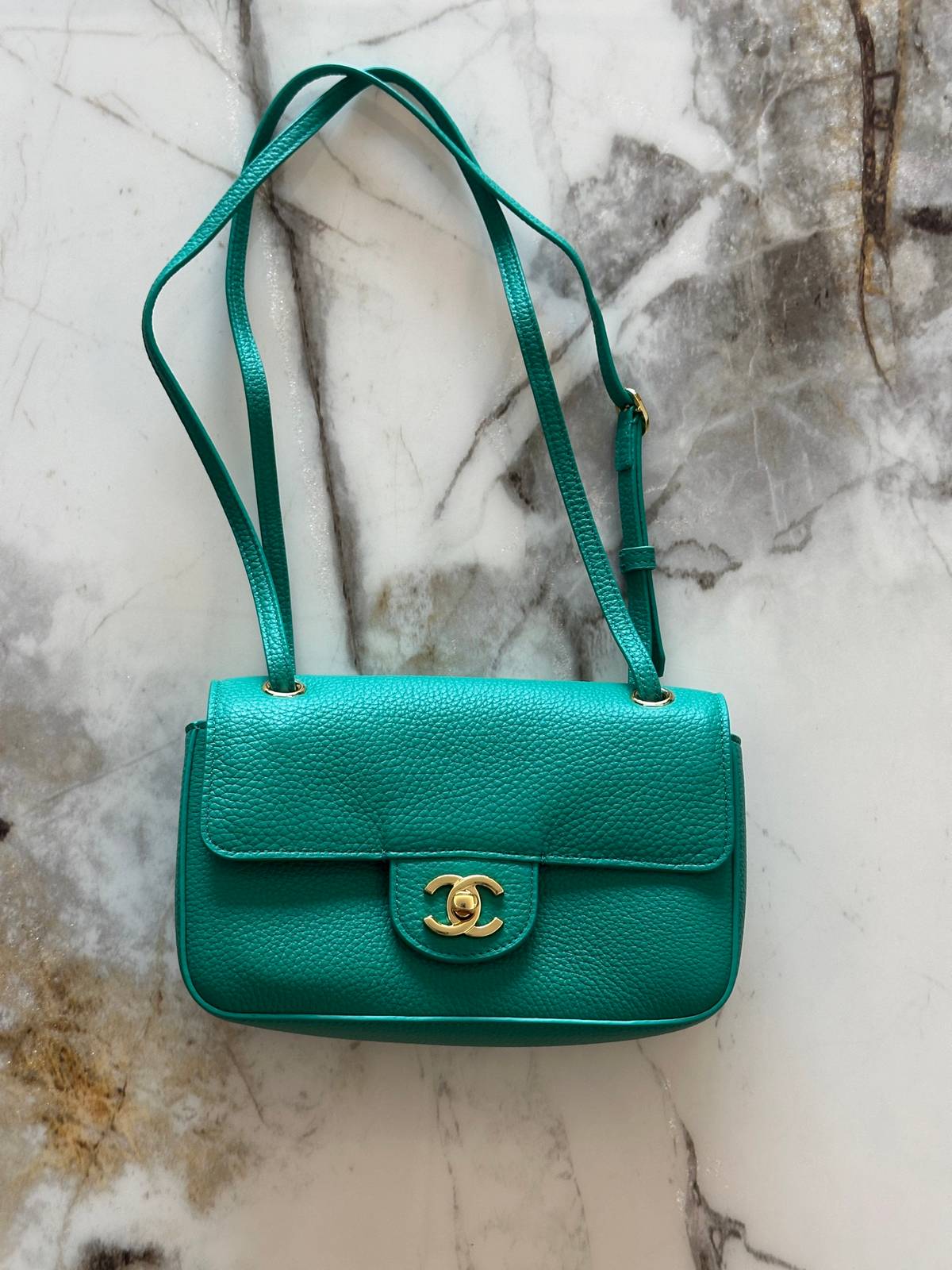 シャネル CHANEL マトラッセ フラップバッグ キャビアスキン チェーンショルダー ホワイトゴールド金具 レディース - 画像 7