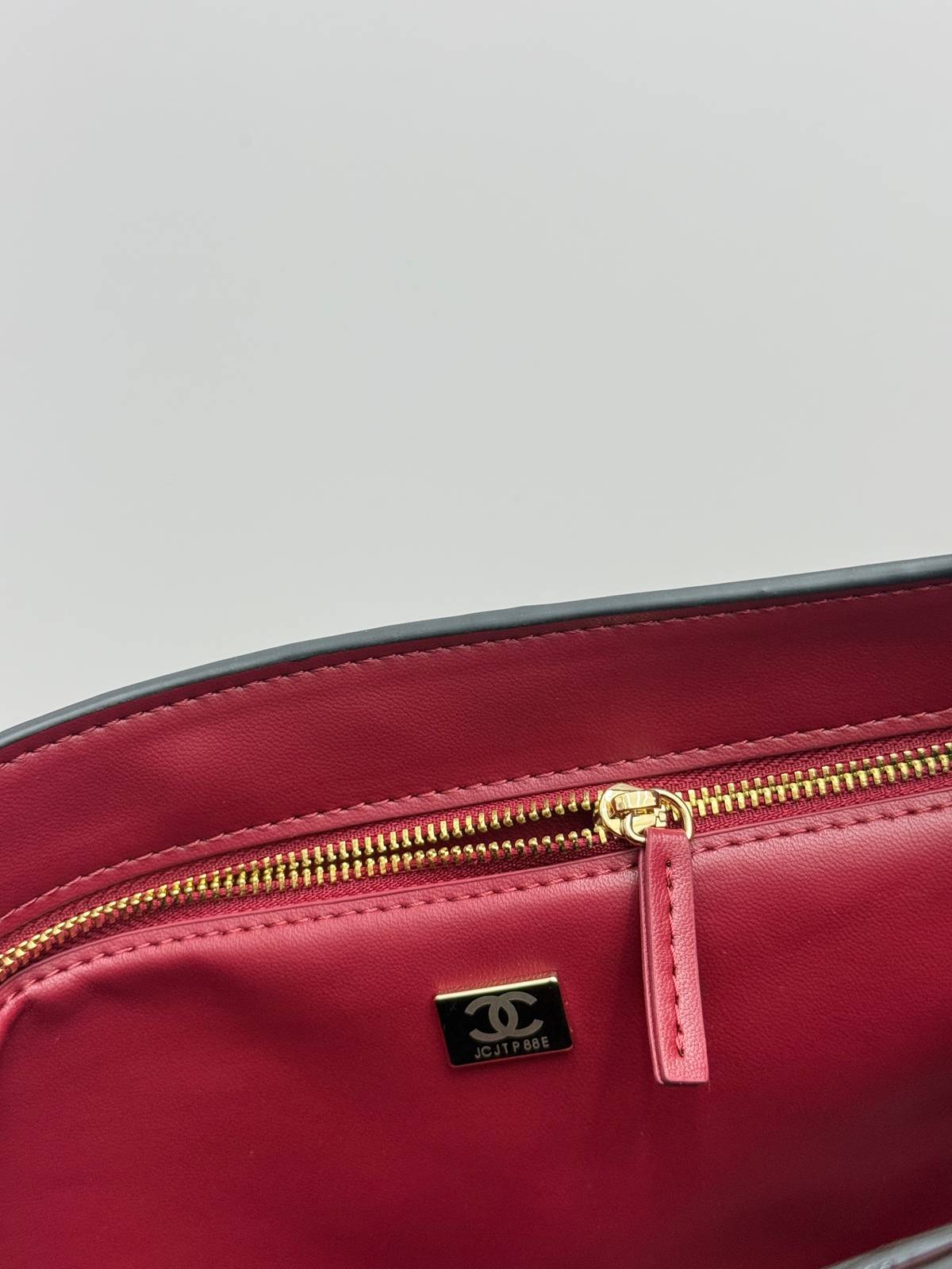 シャネル CHANEL キャビアスキン マトラッセ フラップバッグ ゴールド金具 ターンロック レザー編み込みチェーン - 画像 4