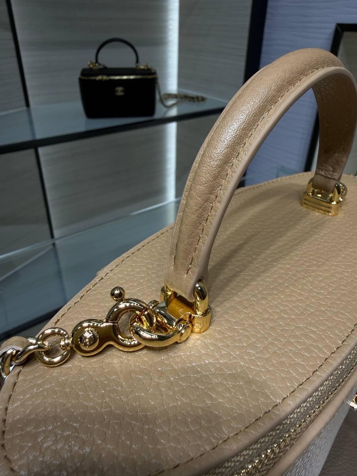 シャネル CHANEL バニティバッグ キャビアスキン ミラー付き フラップバッグ ゴールド金具 レディース - 画像 4