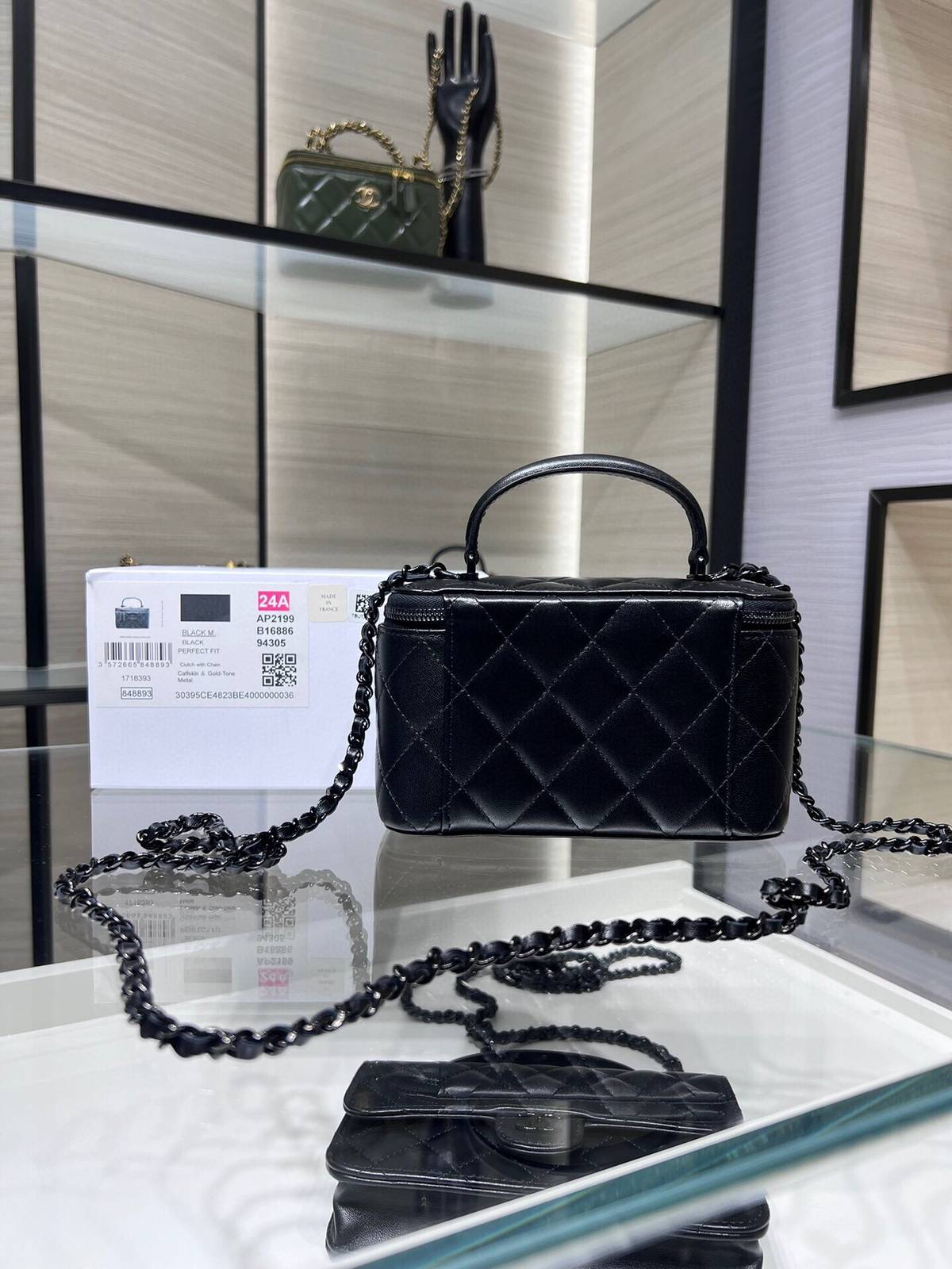 シャネル CHANEL マトラッセ ラムスキン バニティバッグ ブラック金具 ミラー付き レディース - 画像 9