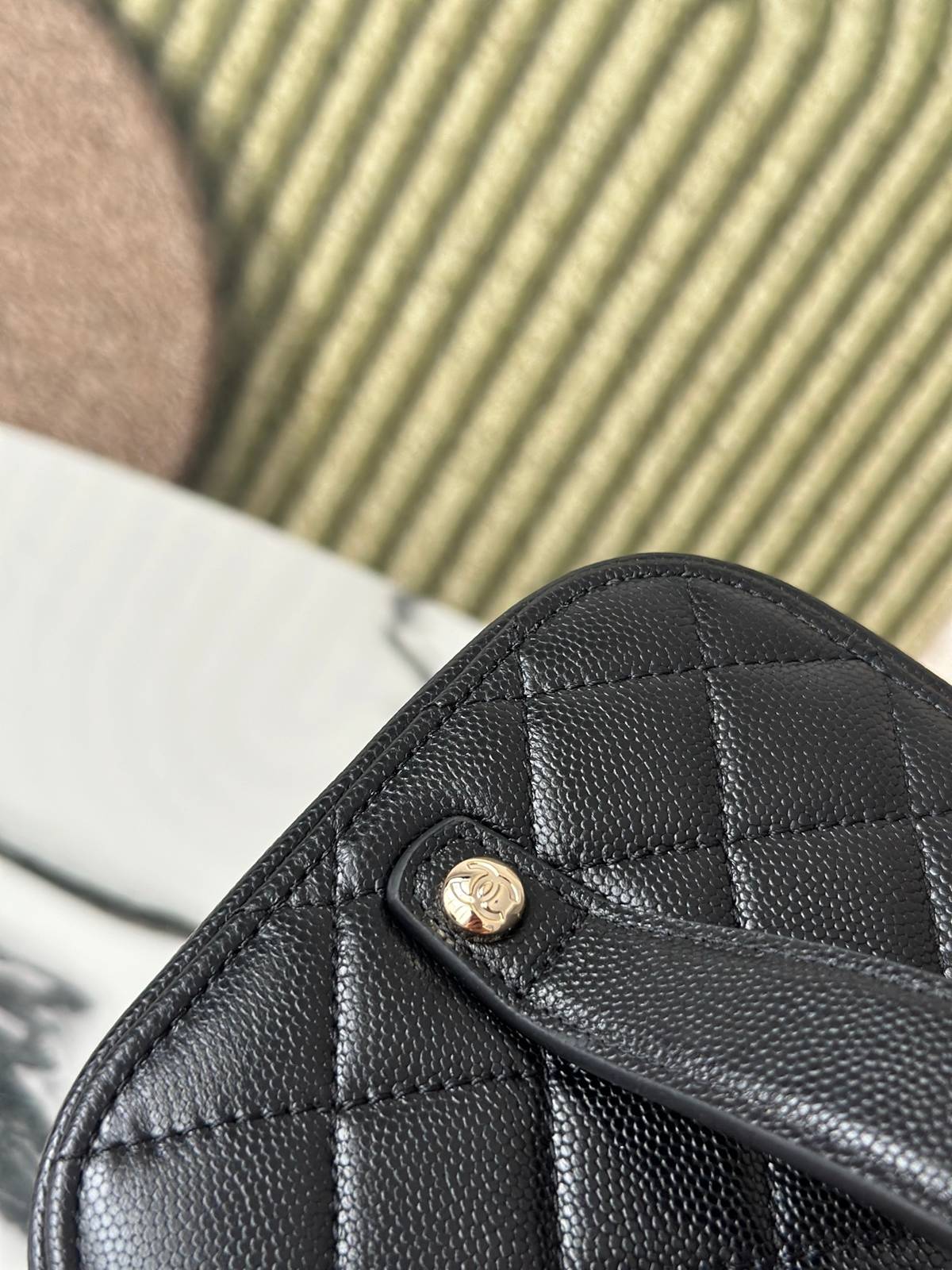 シャネル CHANEL マトラッセ バニティバッグ キャビアスキン ゴールド金具 ミラー付き レディース - 画像 2