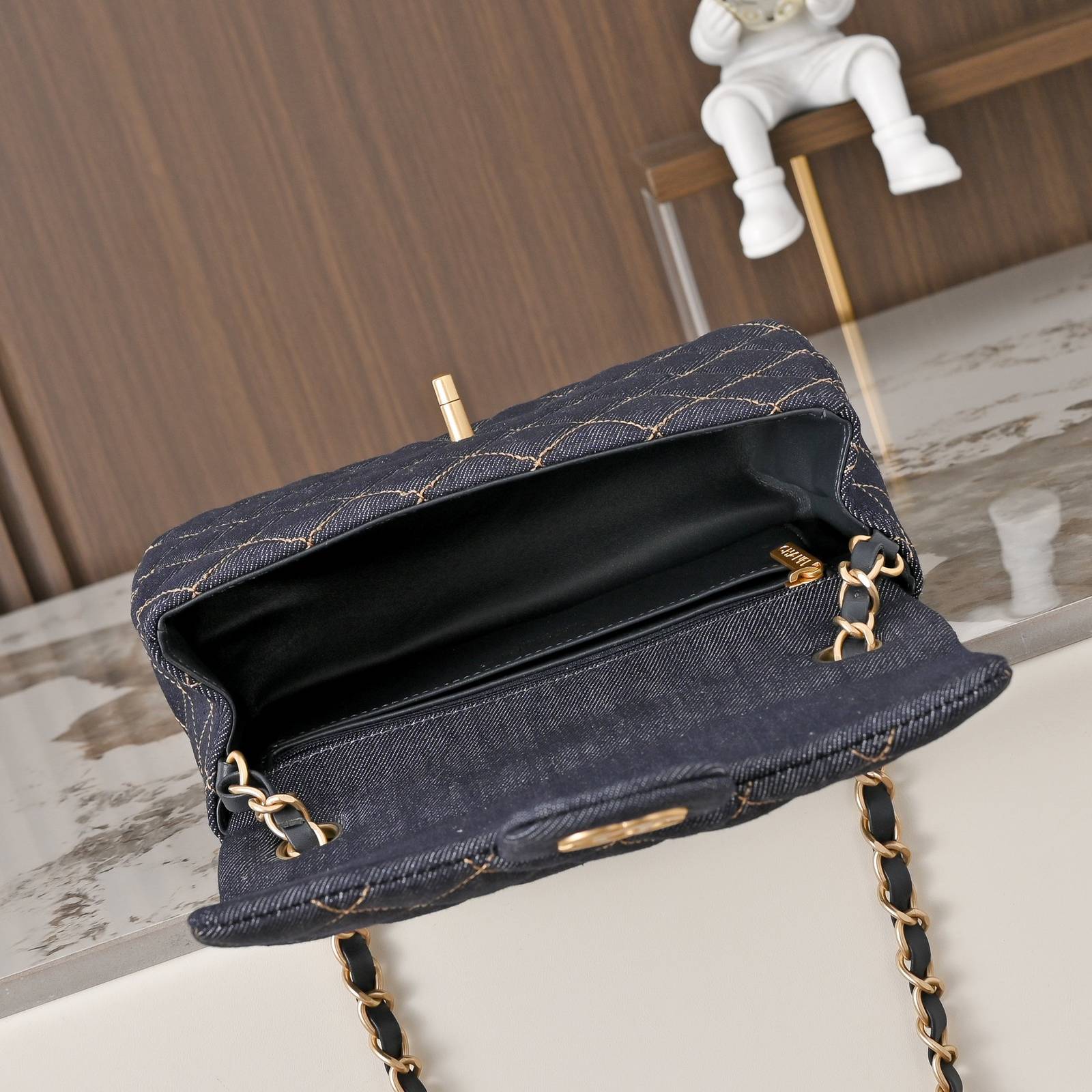 シャネル CHANEL マトラッセ デニム キャビアスキン フラップバッグ ゴールド金具 レザー編み込みチェーン ホワイ - 画像 7