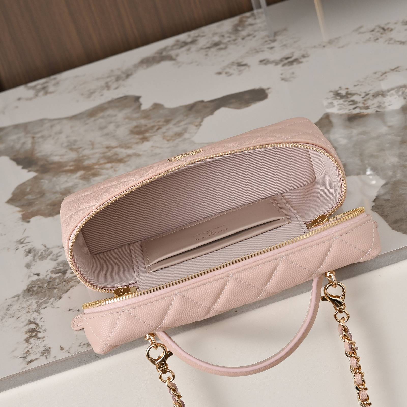 シャネル AP5336 マトラッセ バニティバッグ ピンク ゴールド金具 レザー編み込みチェーン 2WAY - 画像 4