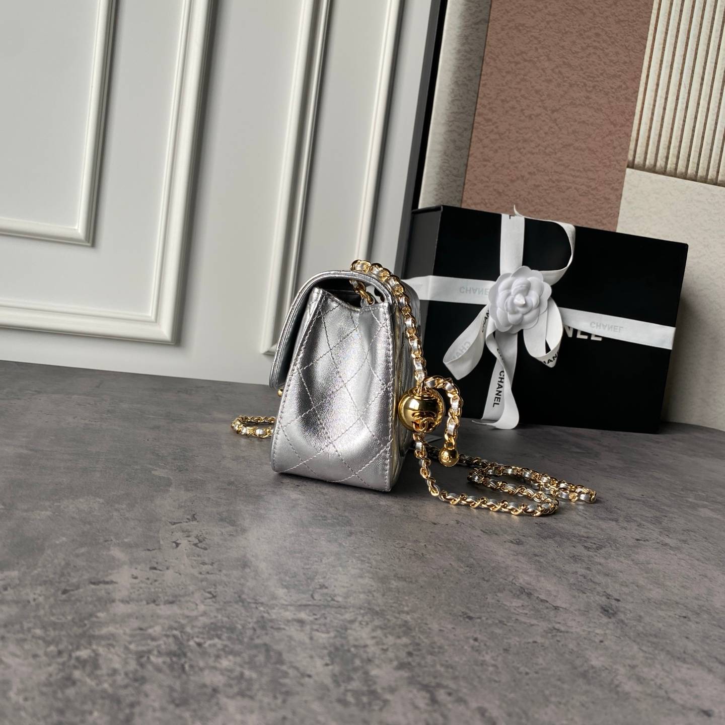 シャネル CHANEL マトラッセ ミニフラップバッグ キャビアスキン チェーンショルダー ゴールド金具 ブラック ホワ - 画像 5