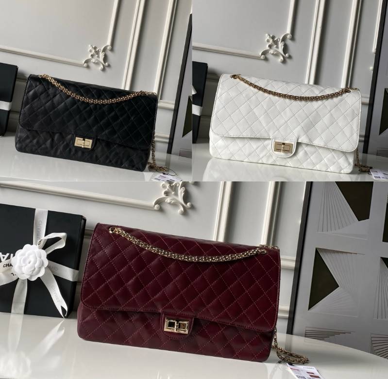 シャネル CHANEL 2 55 クラシック マトラッセ キャビアスキン フラップバッグ ブラック ホワイト レッド ゴ