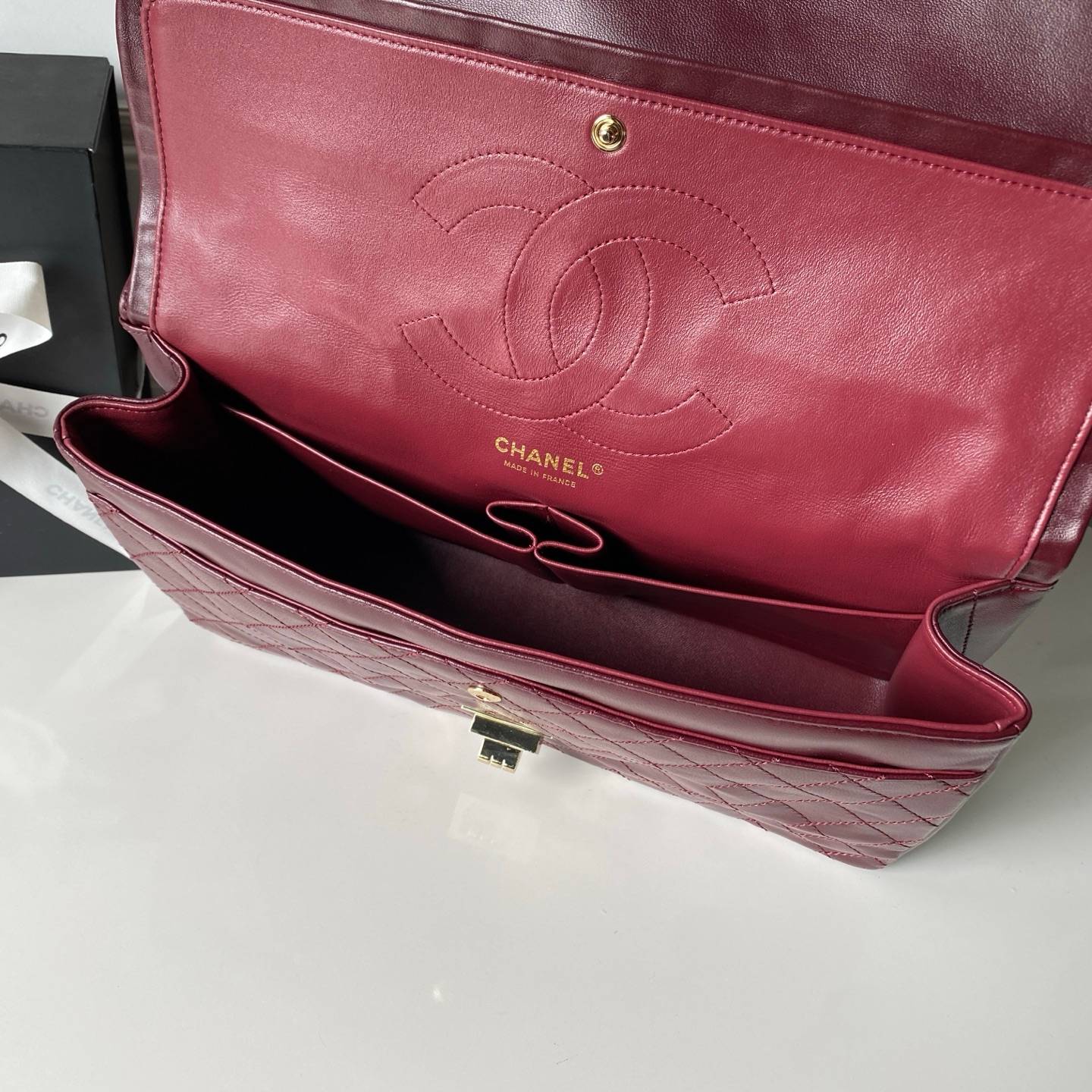 シャネル CHANEL 2 55 クラシック マトラッセ キャビアスキン フラップバッグ ブラック ホワイト レッド ゴ - 画像 4