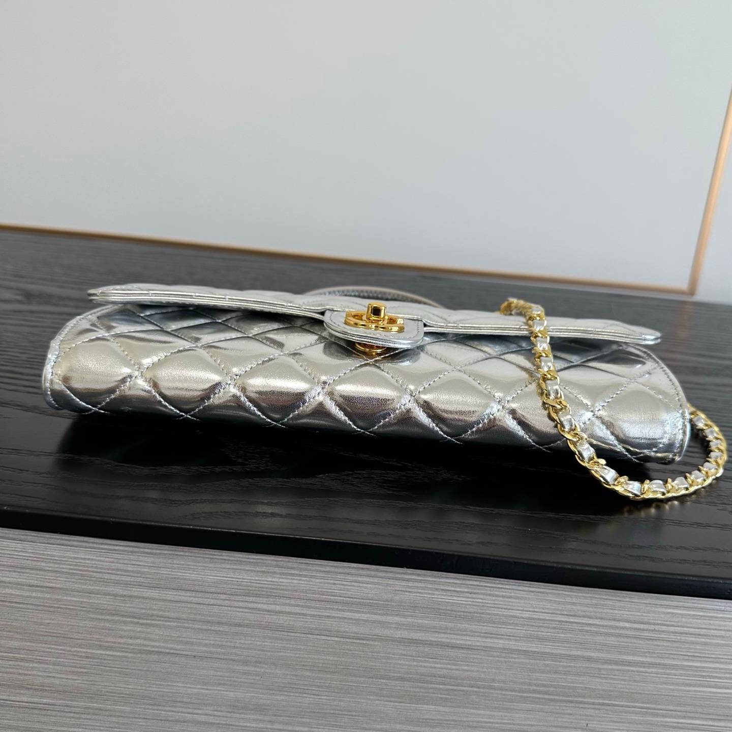 シャネル マトラッセ ラムスキン ブラック ゴールド金具 チェーンショルダーバッグ レディース - 画像 16