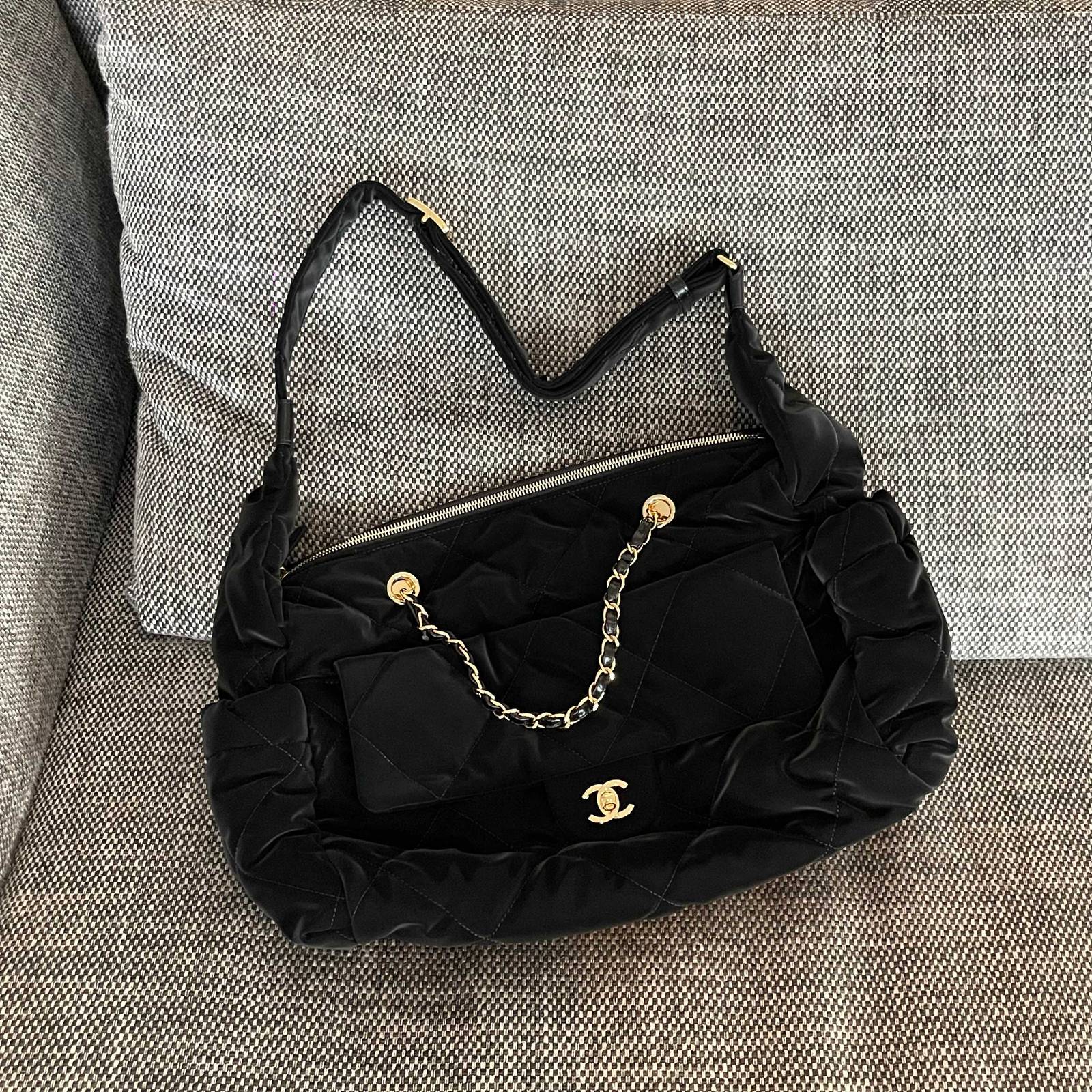 シャネル CHANEL マトラッセ ブラック ラムスキン フラップバッグ ゴールド金具 ターンロック レディース