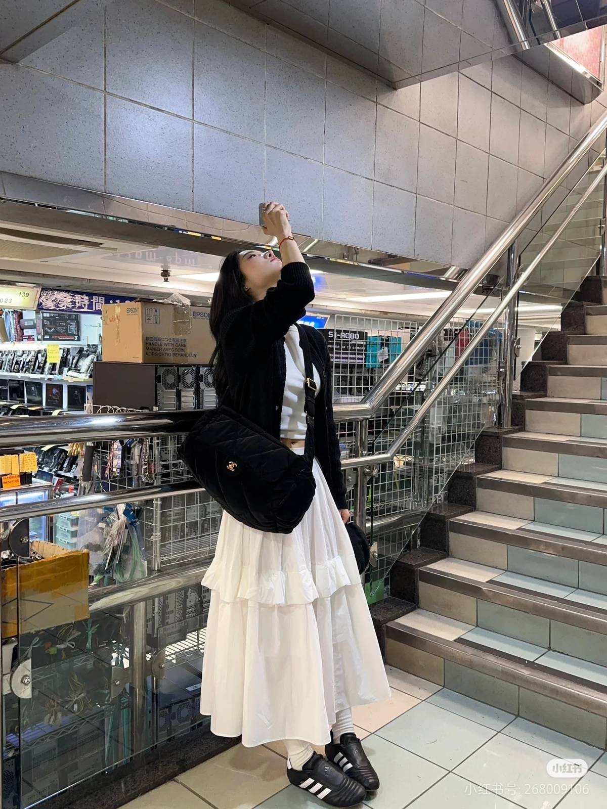 シャネル CHANEL マトラッセ ブラック ラムスキン フラップバッグ ゴールド金具 ターンロック レディース - 画像 2