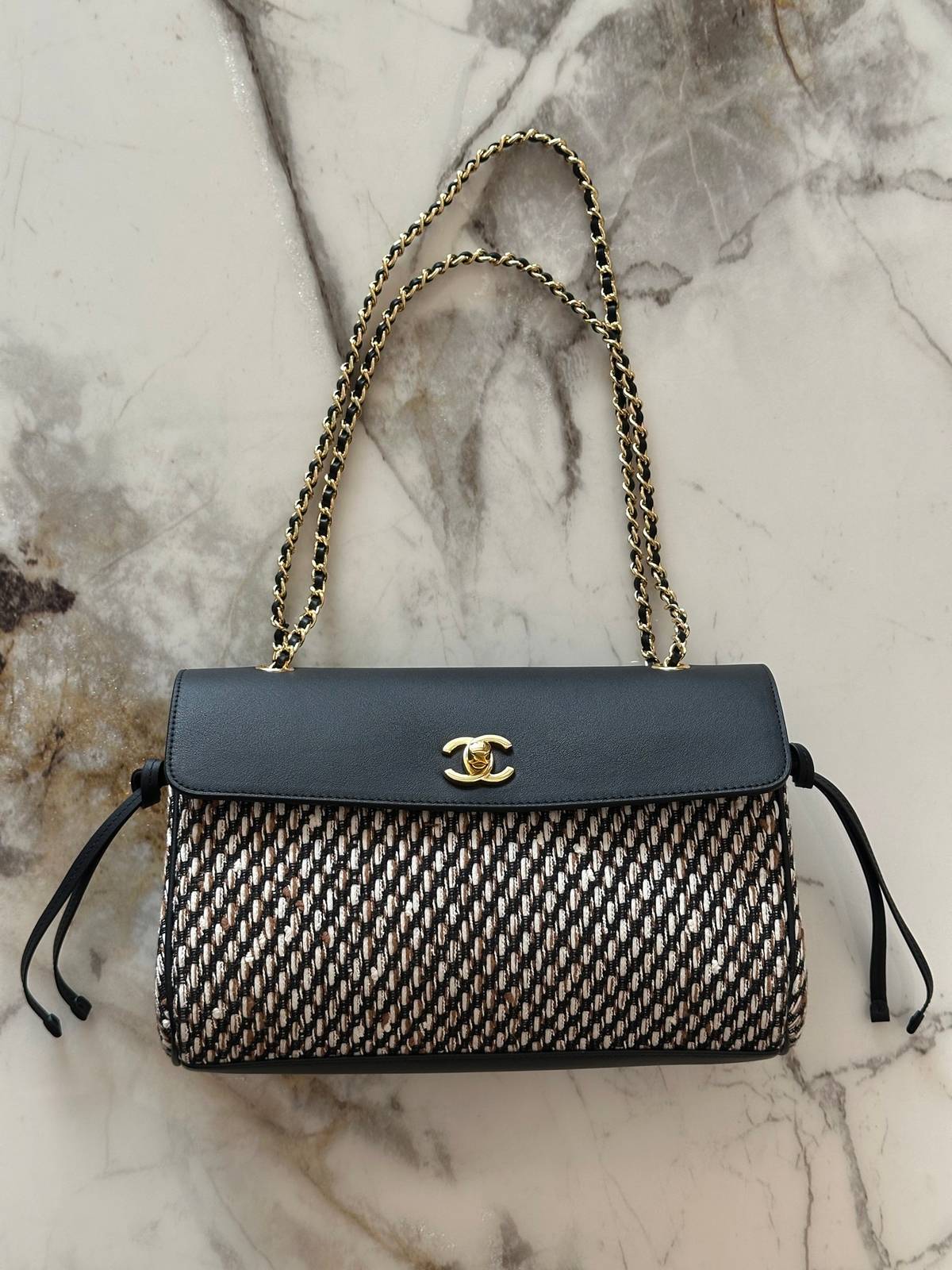 シャネル CHANEL マトラッセ チェーンショルダーバッグ キャビアスキン ゴールド金具 レディース ブラック ベージ - 画像 2